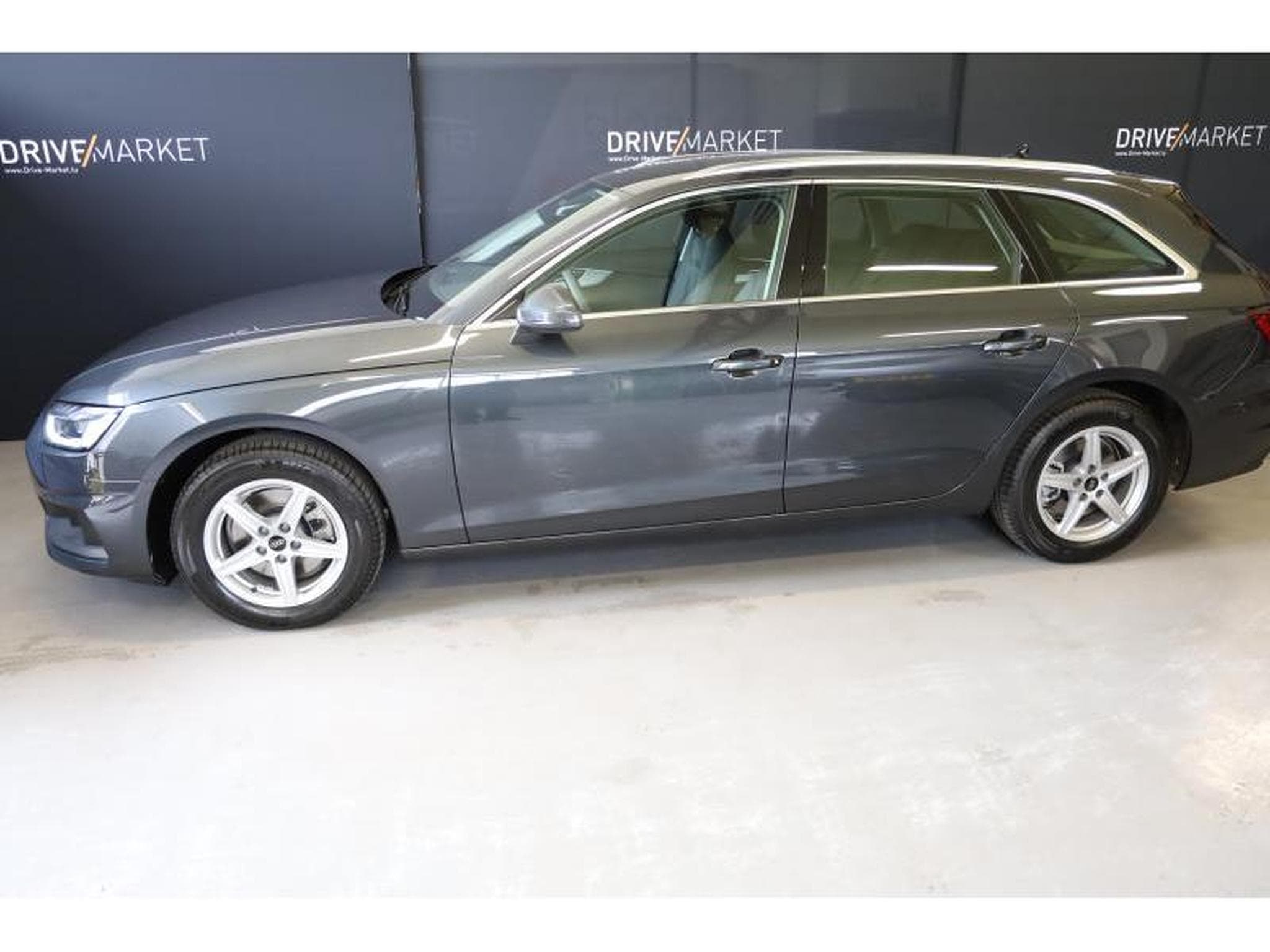 Audi A4 Avant (2024) - Foto 16