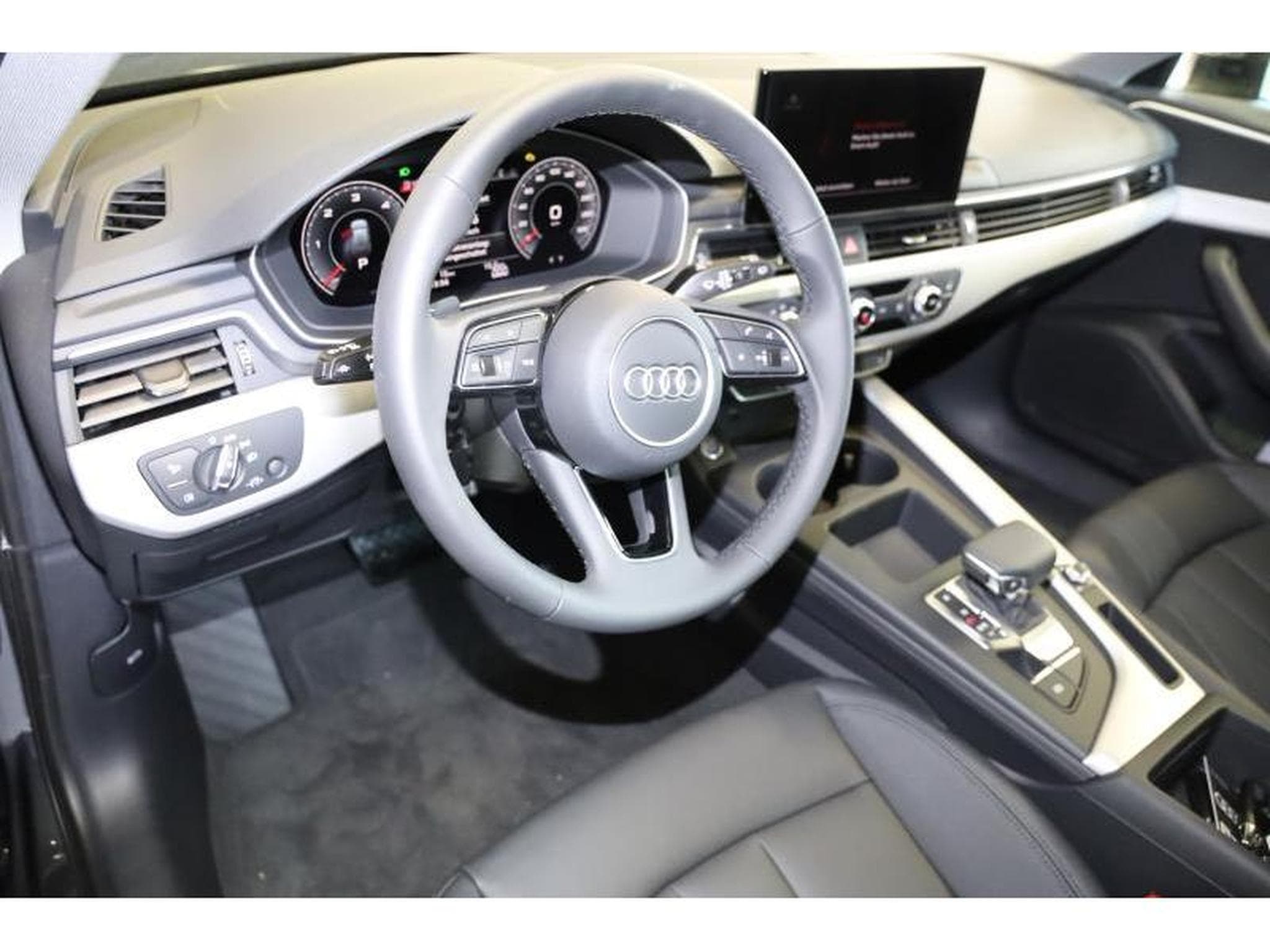 Audi A4 Avant (2024) - Foto 8