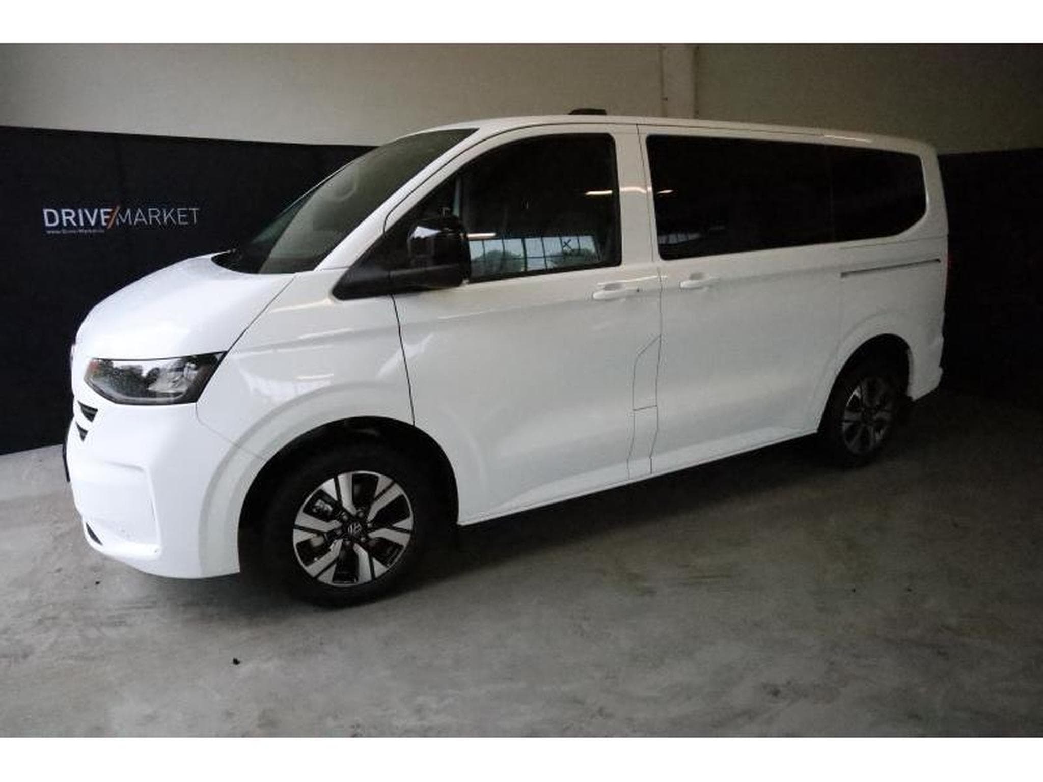 VW T7 Life AHK NAVI (2025) - Foto 10