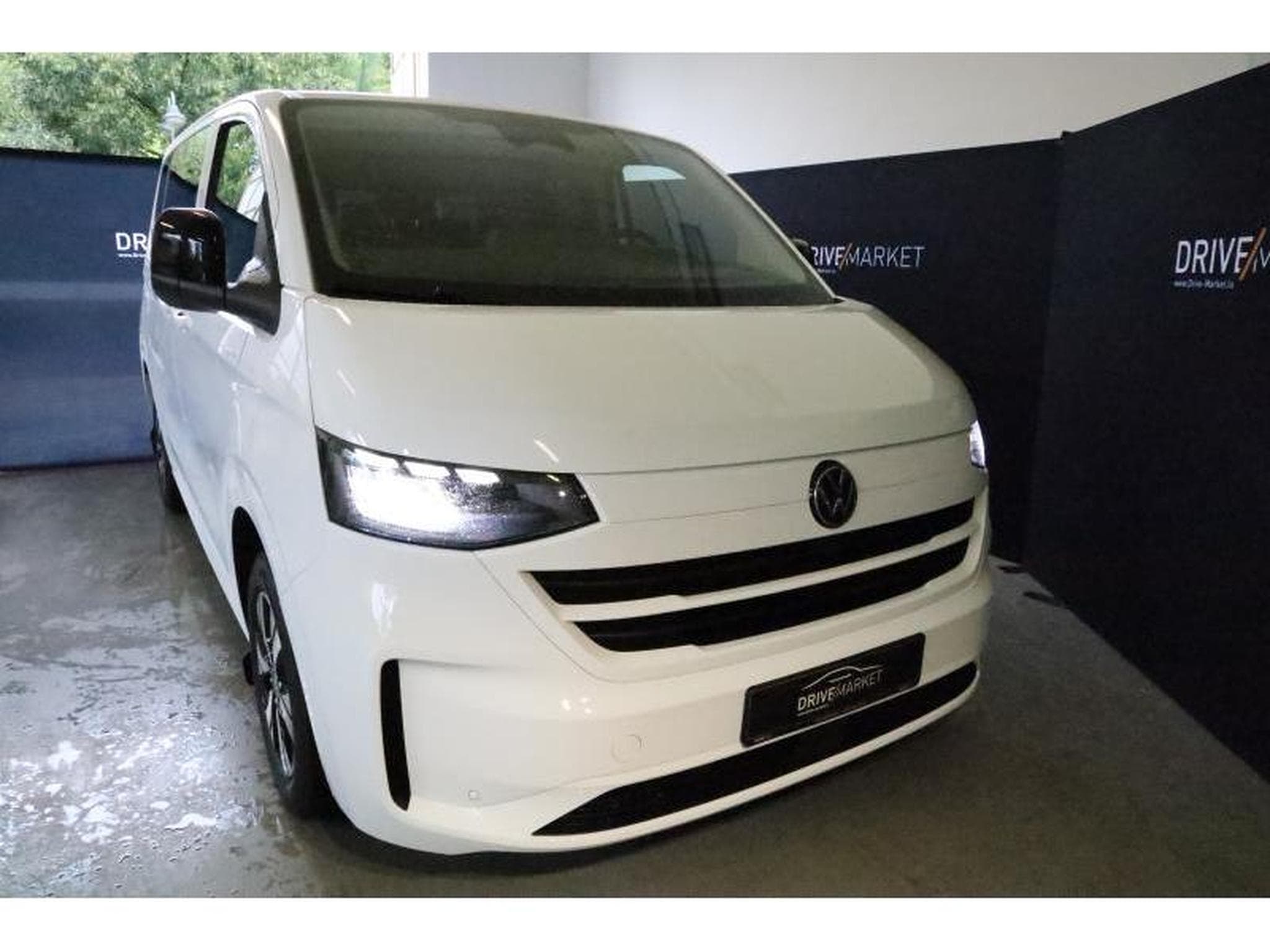 VW T7 Life AHK NAVI (2025) - Foto 11