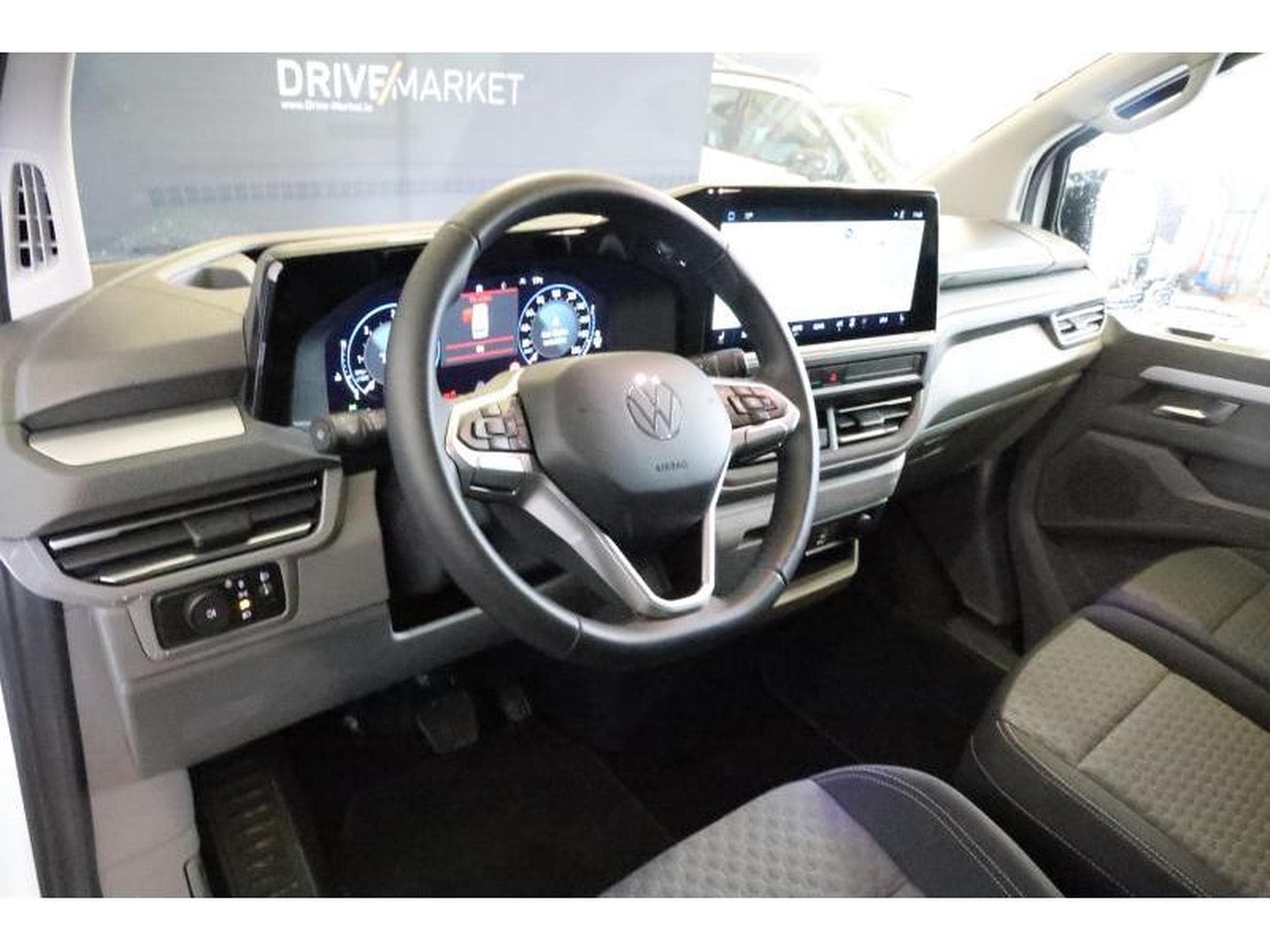 VW T7 Life AHK NAVI (2025) - Photo 14