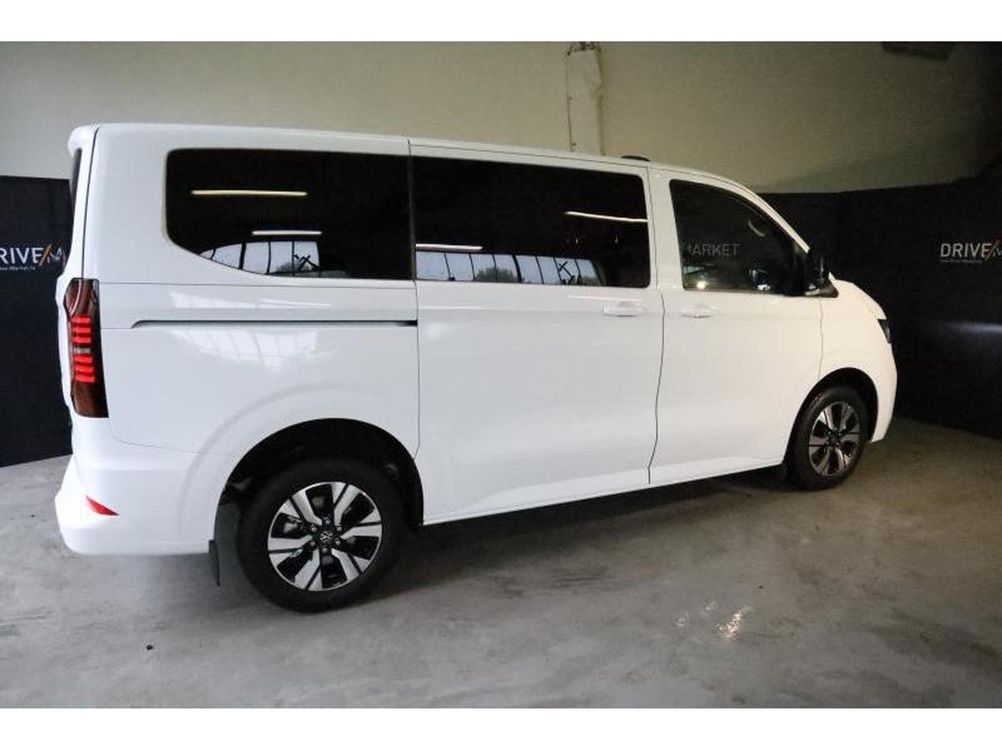 VW T7 Life AHK NAVI (2025) - Foto 3