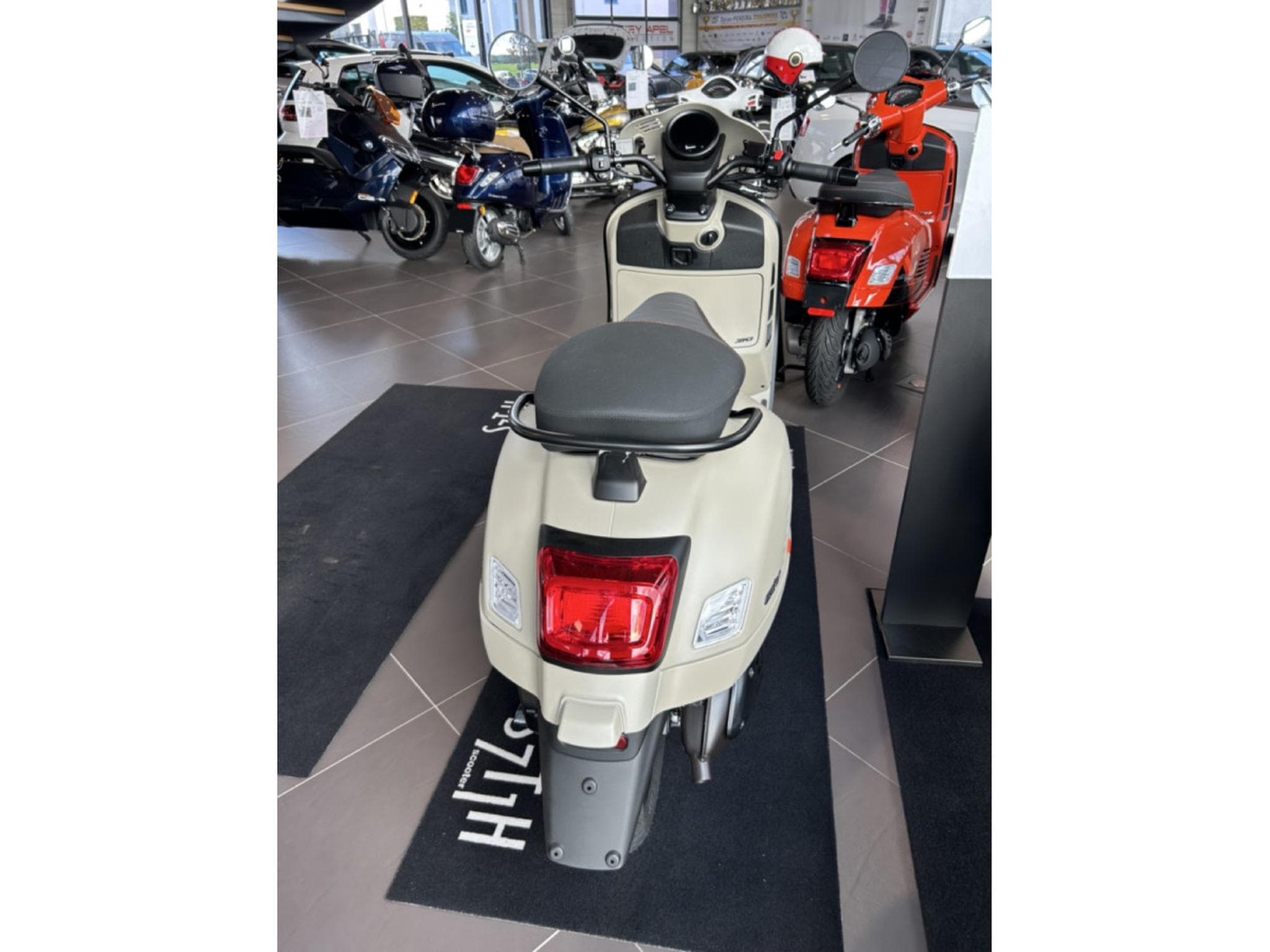 Vespa GTV 310 (2026) - Photo 4