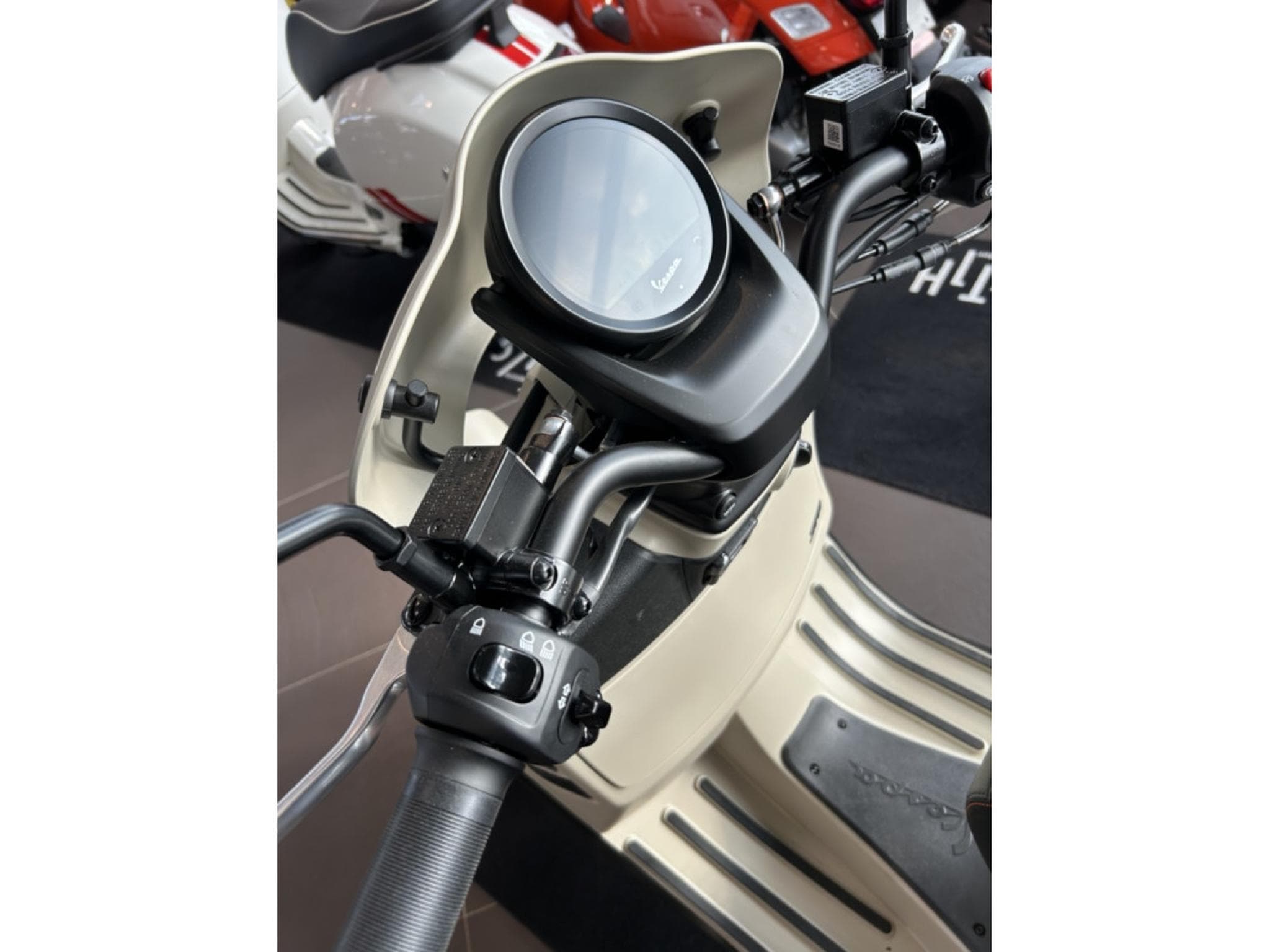 Vespa GTV 310 (2026) - Photo 7