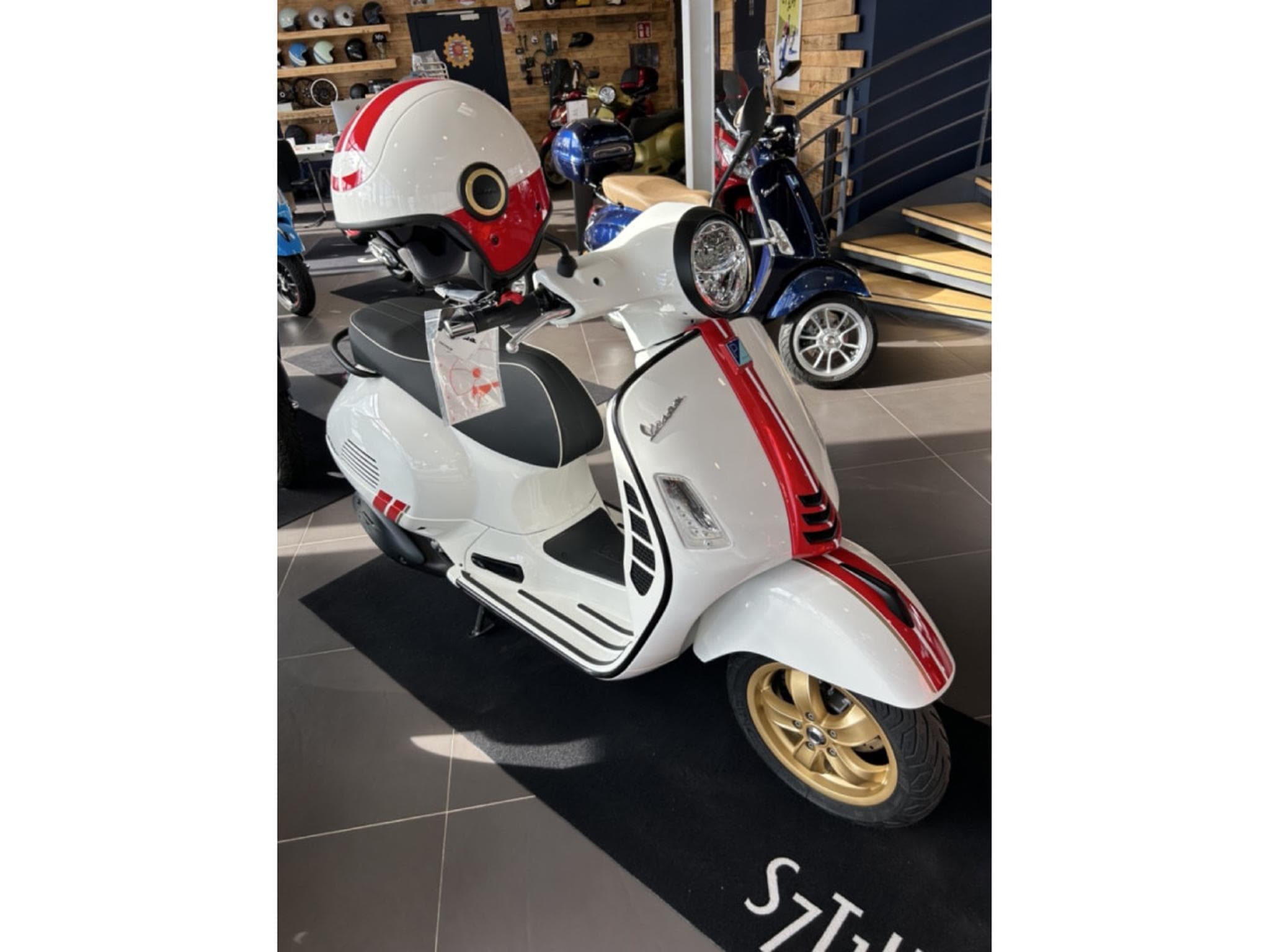 Vespa GTS Racing 60s (2022) - Foto 2