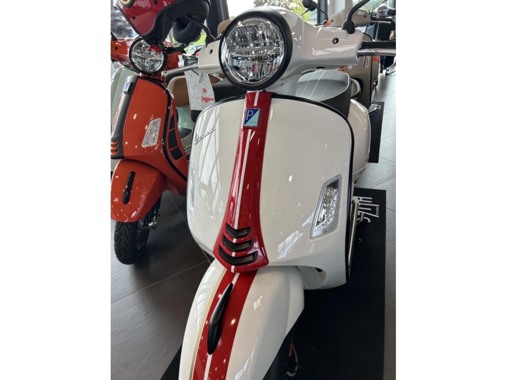 Vespa GTS Racing 60s (2022) - Foto 3