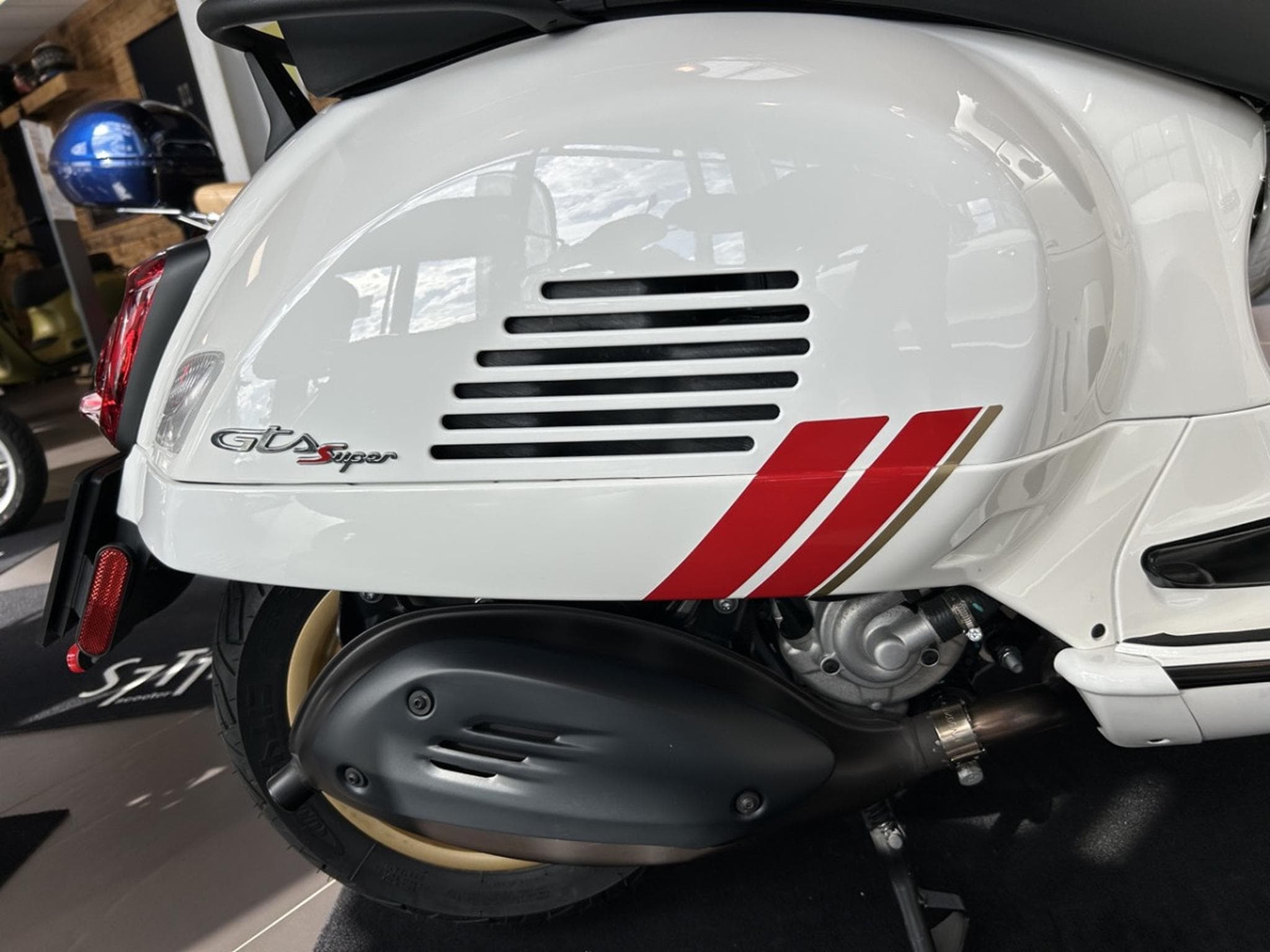 Vespa GTS Racing 60s (2022) - Foto 6