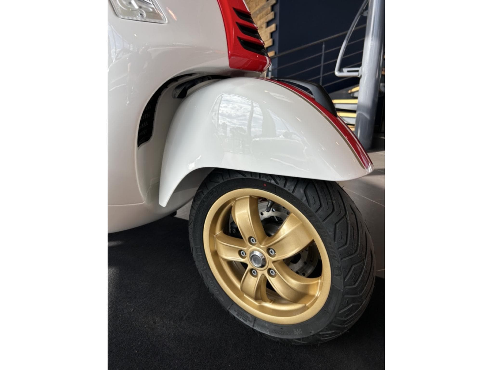 Vespa GTS Racing 60s (2022) - Foto 7