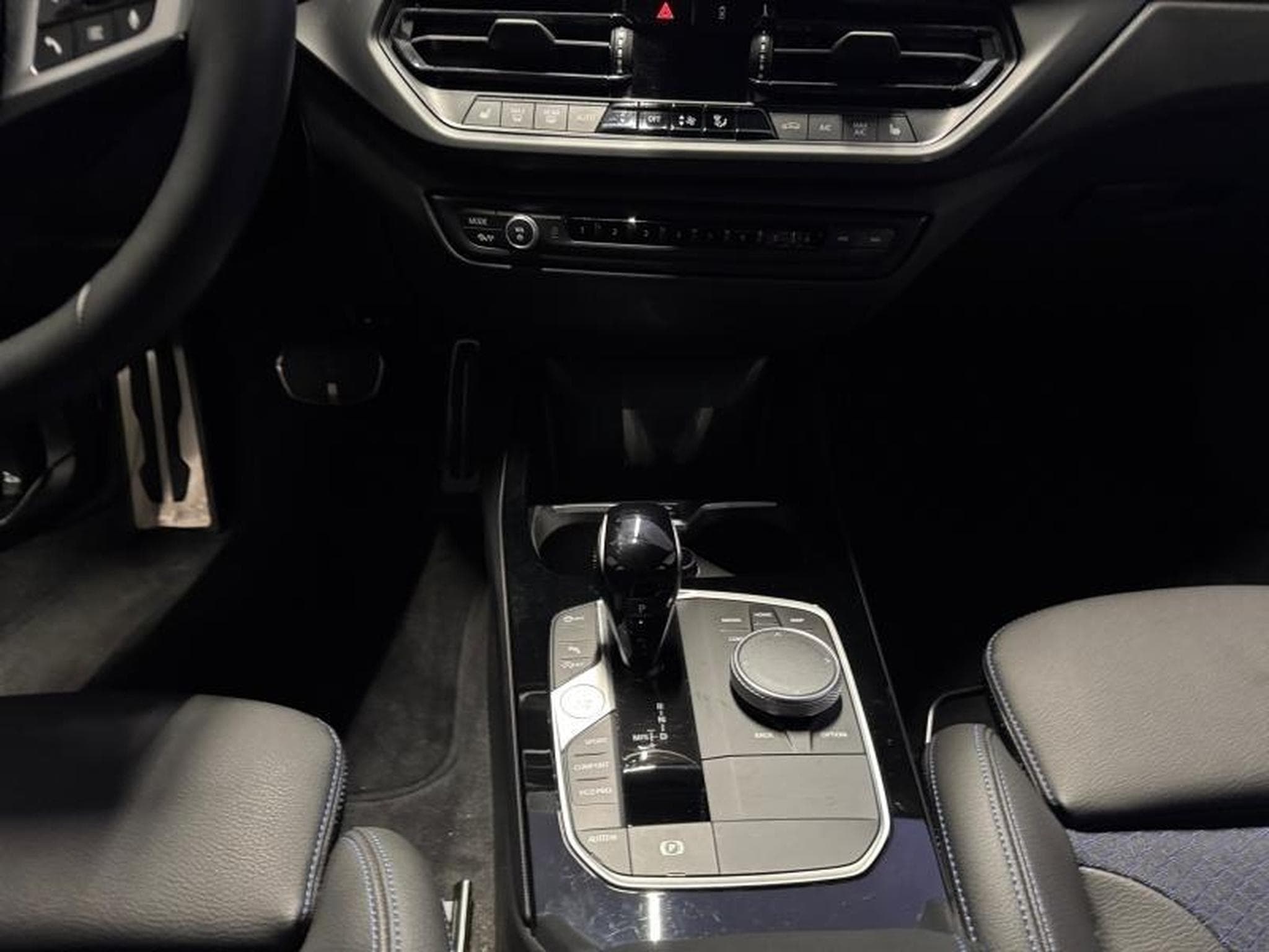 BMW 118 Hatch (2024) - Photo 7