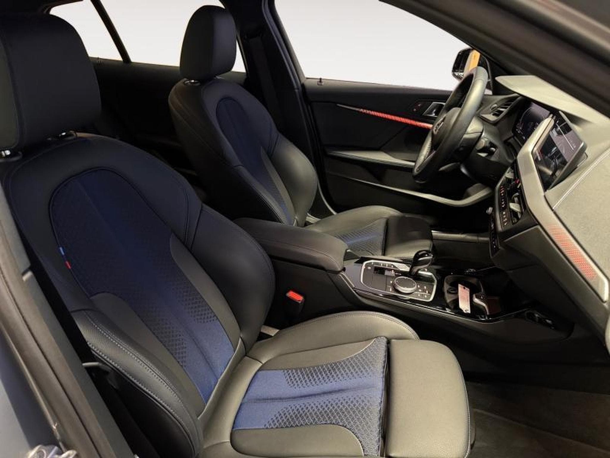 BMW 118 Hatch (2024) - Photo 7
