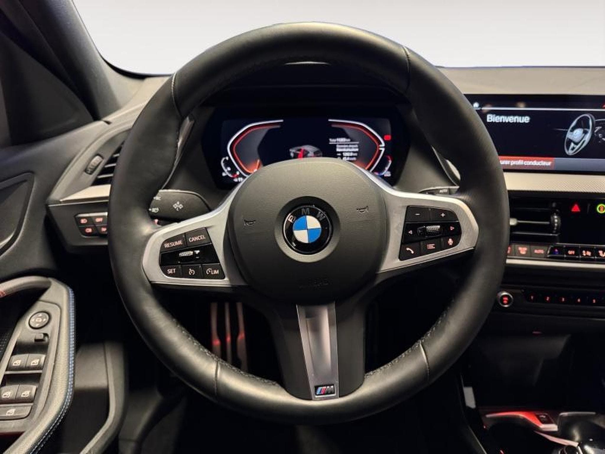 BMW 118 Hatch (2024) - Photo 8