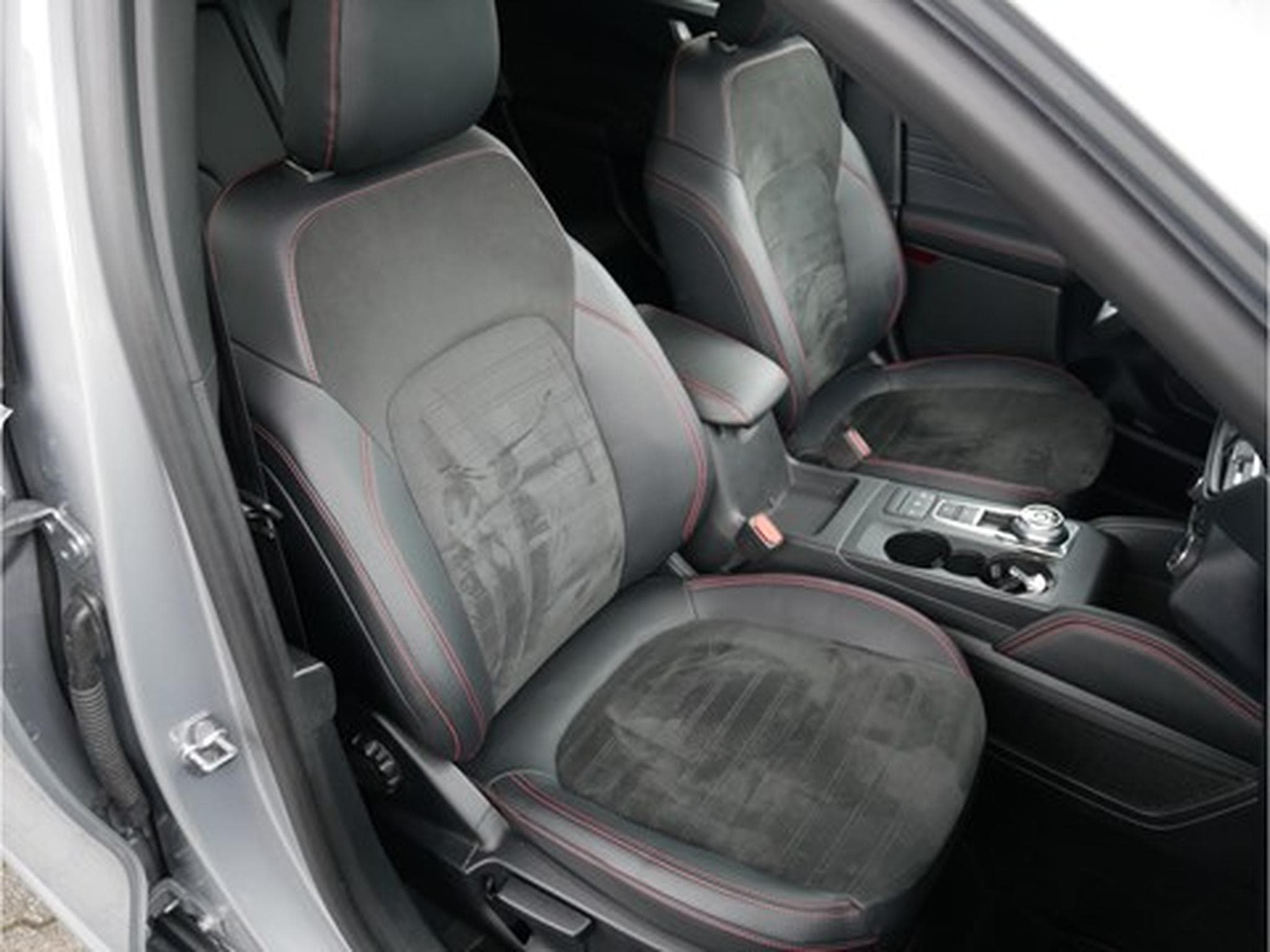 Ford Kuga ST-Line X FHEV AUT GAR 03/2027 (2022) - Foto 5