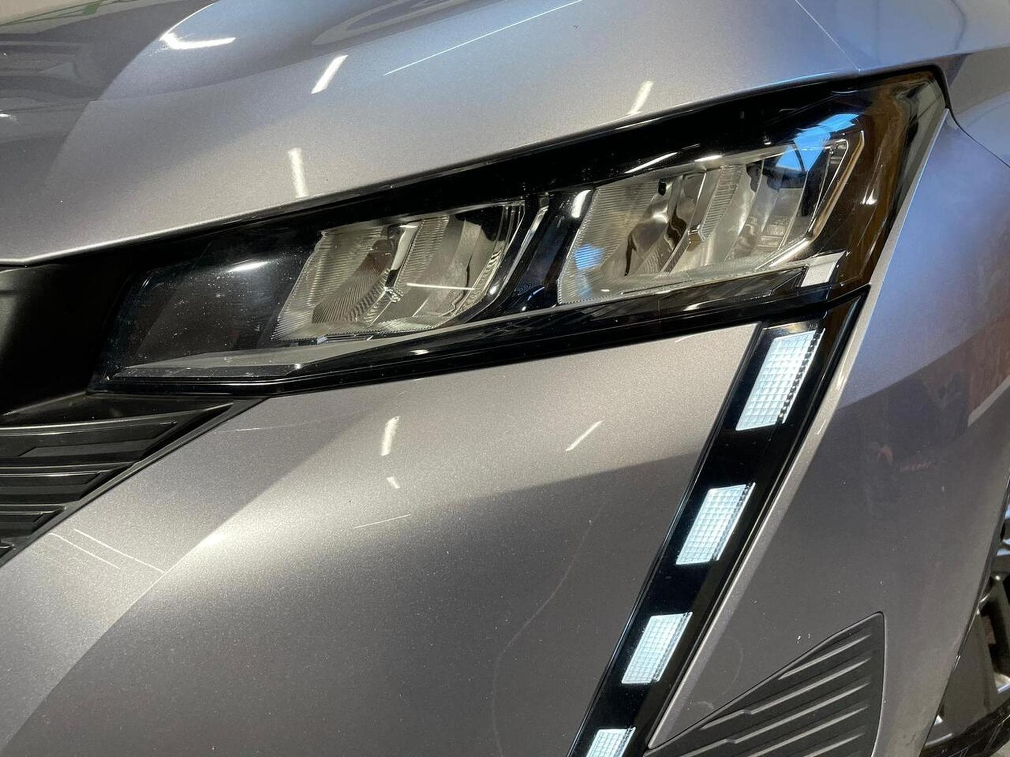 Peugeot 308 SW 1.5 BlueHDI 130 ACTIVE EAT8 GPS CARPLAY (2023) - Photo 13