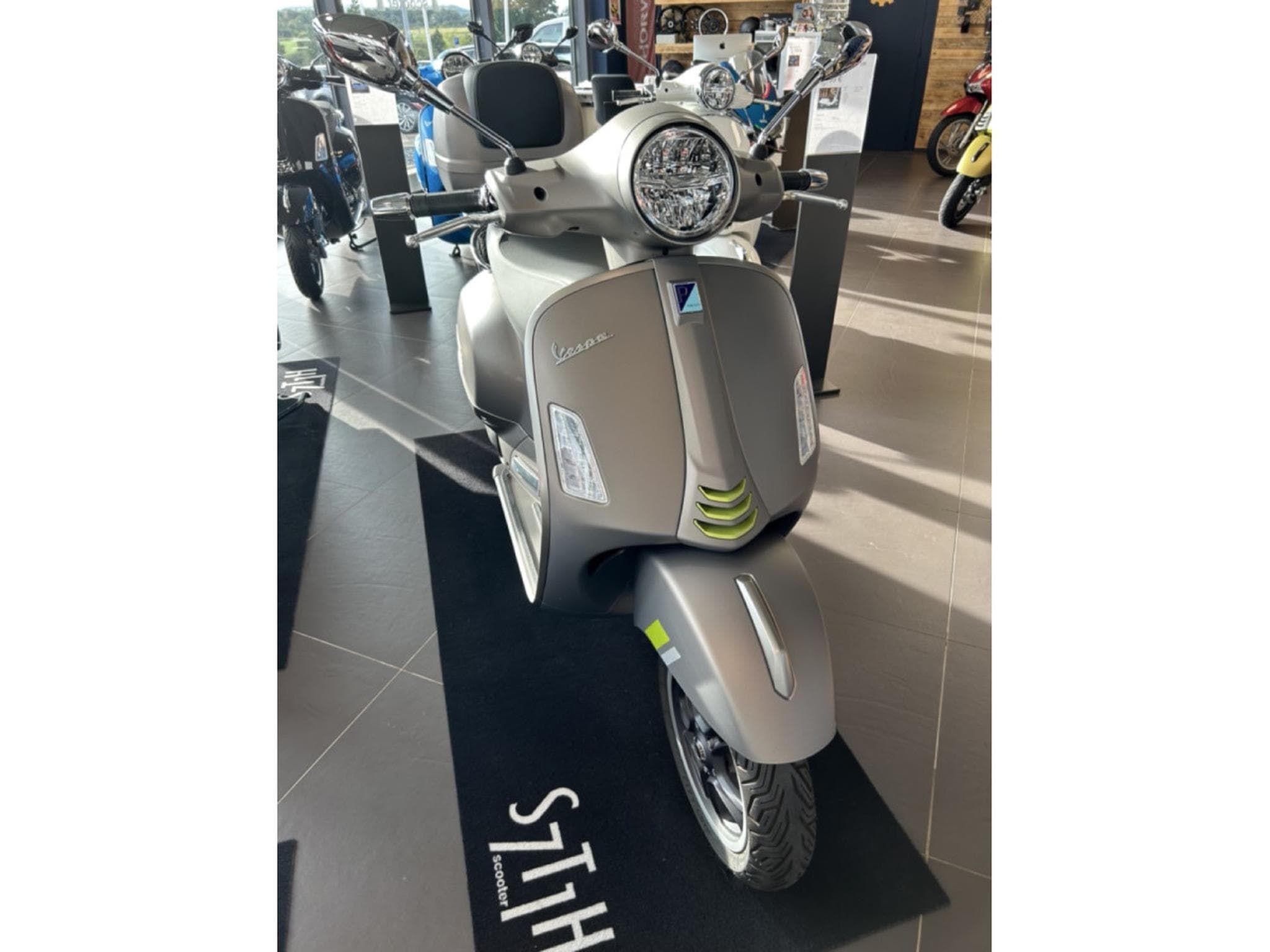 Vespa GTS Super Tech (2023) - Foto 5