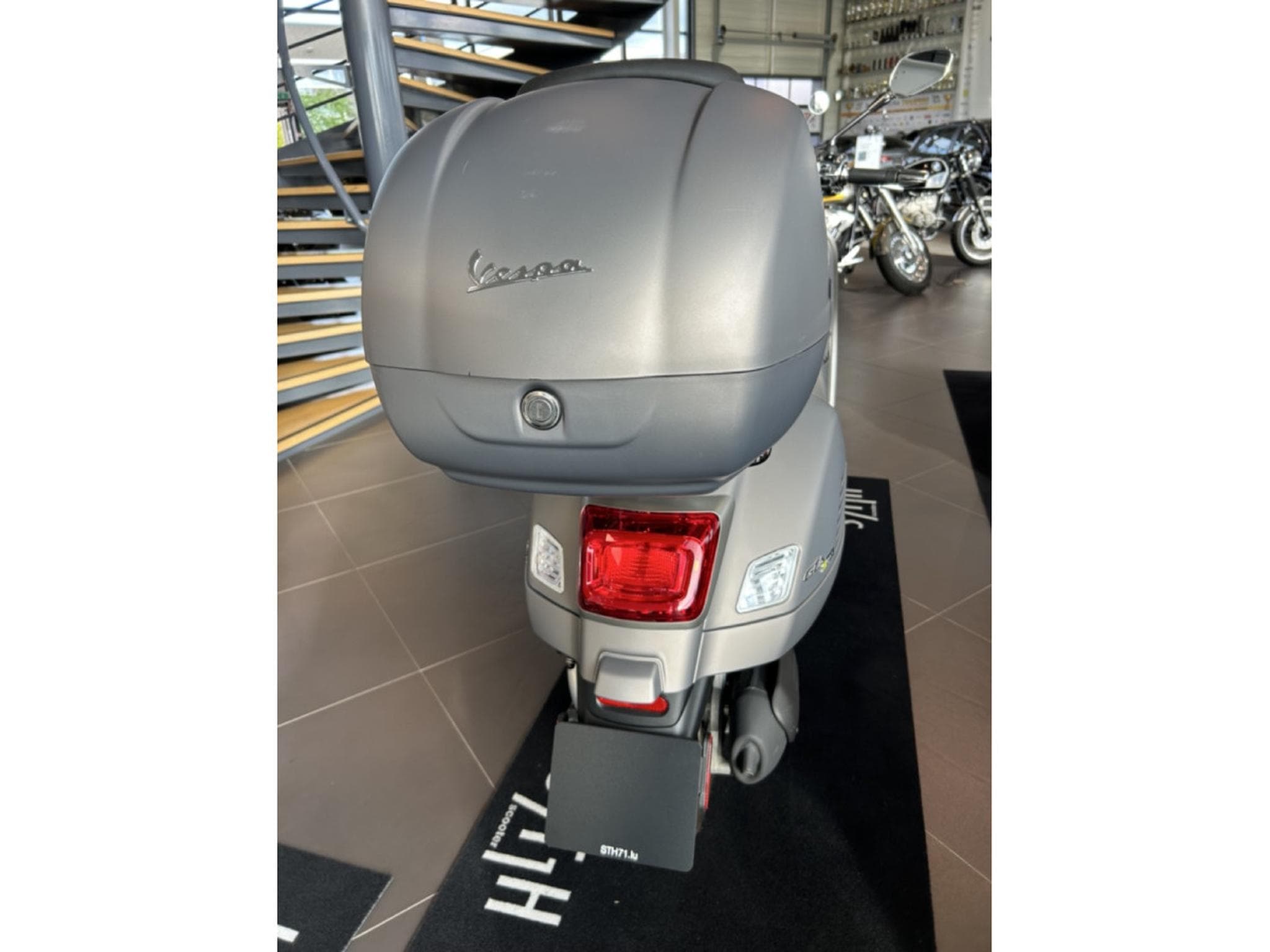 Vespa GTS Super Tech (2023) - Foto 8
