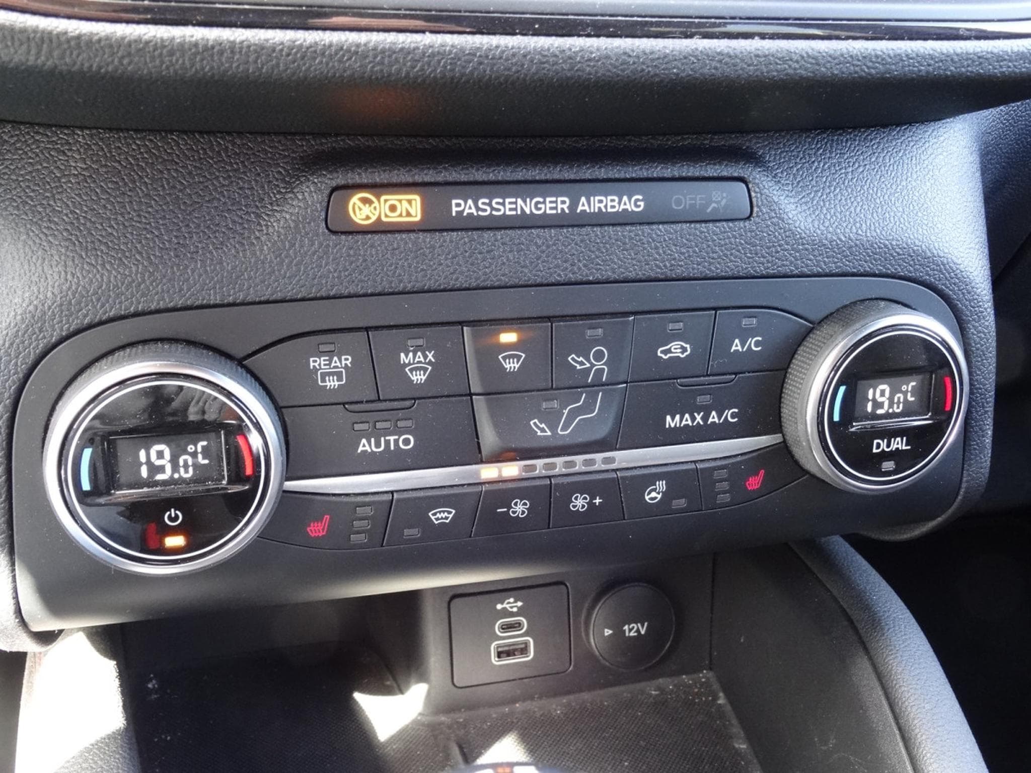 Ford Kuga 1.5 ST-LINE X 150CV (2022) - Foto 15