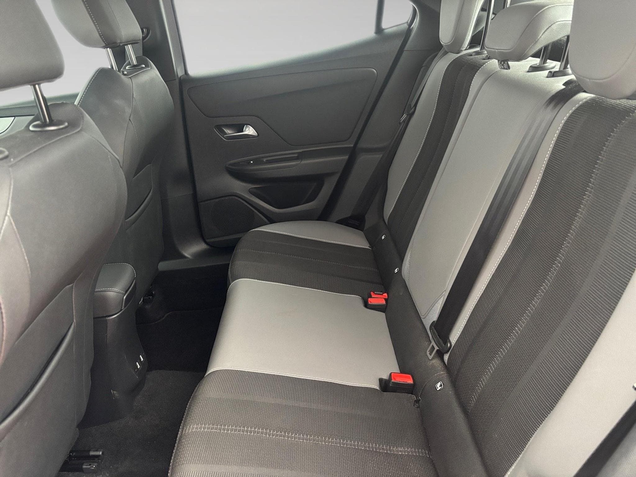 Opel Mokka 1.2L Elegance (2024) - Foto 11