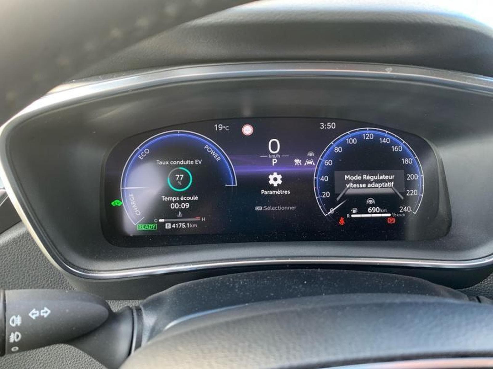 Toyota Corolla TS DYNAMIC BUSINESS PACK+NAVI (2024) - Photo 11