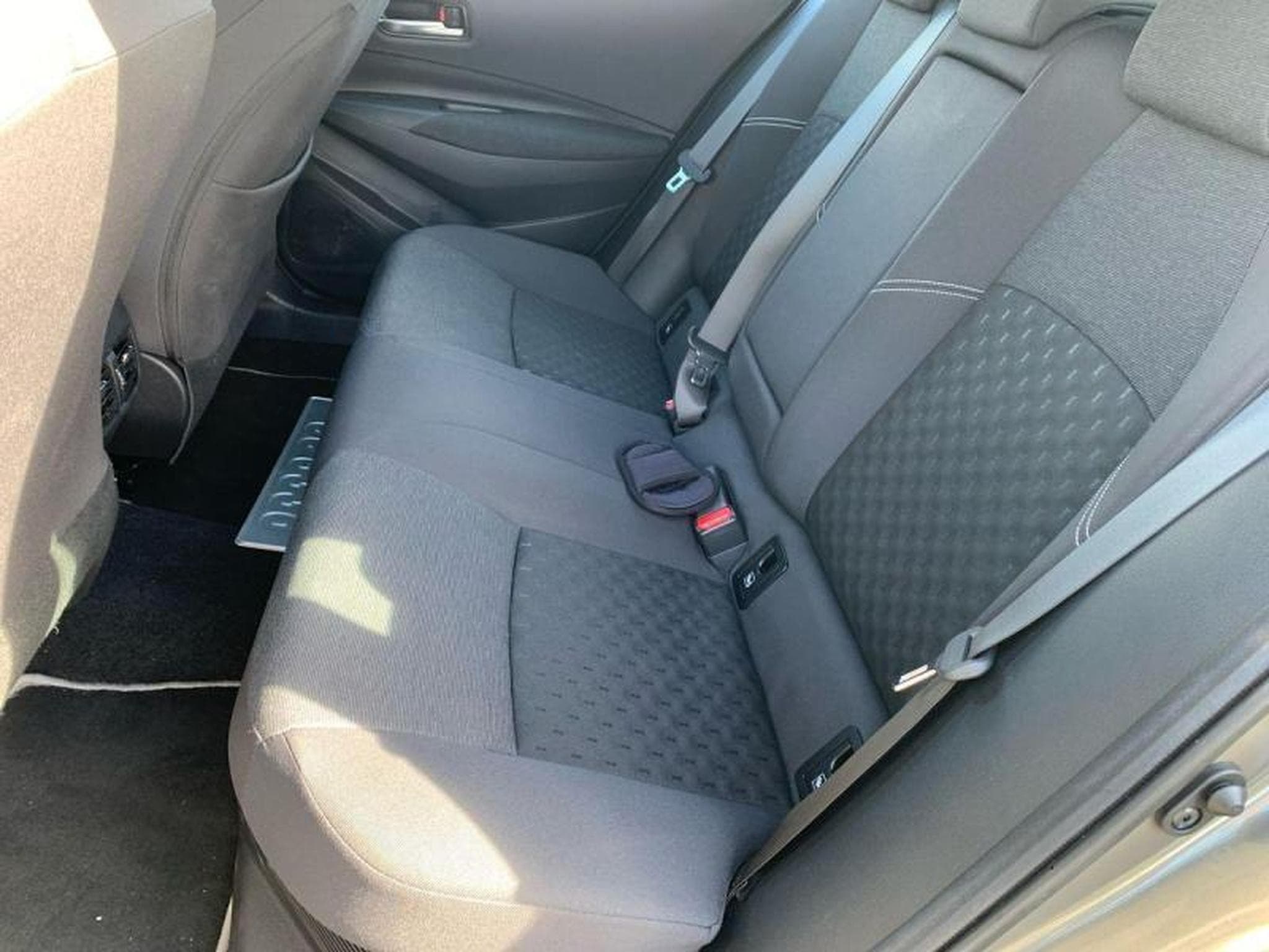 Toyota Corolla TS DYNAMIC BUSINESS PACK+NAVI (2024) - Photo 12