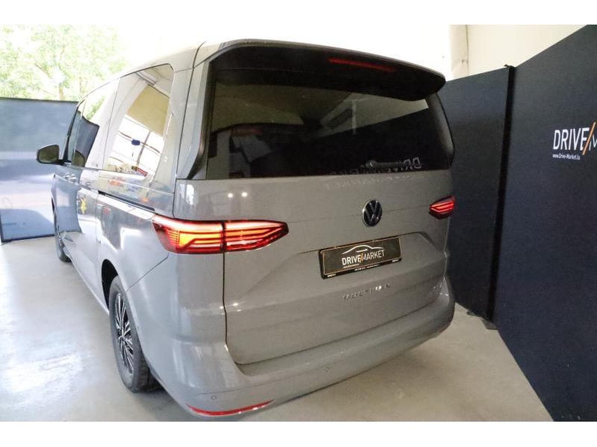 VW T7 Life LONG (2025) - Foto 18