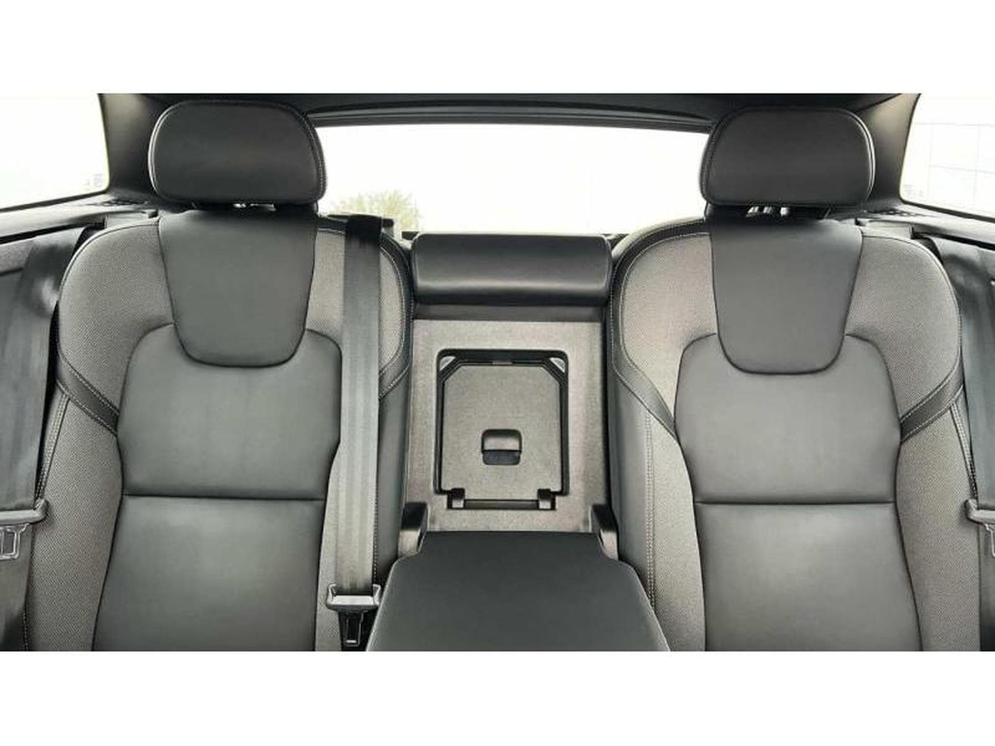 Volvo XC60 Plus Dark (2022) - Foto 15