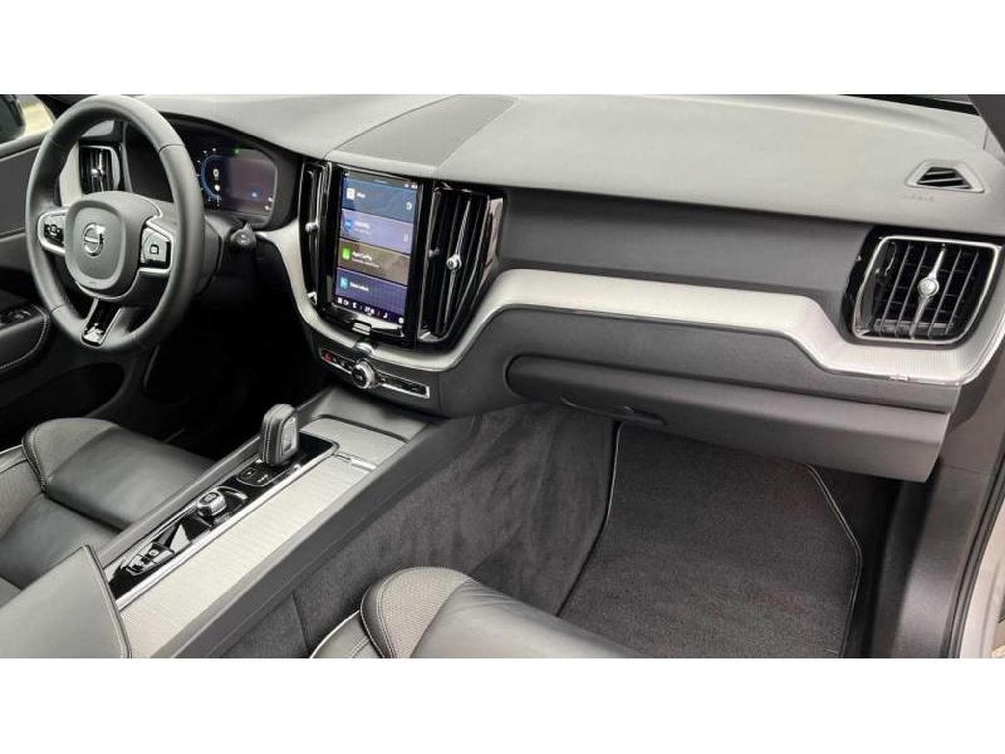 Volvo XC60 Plus Dark (2022) - Foto 6