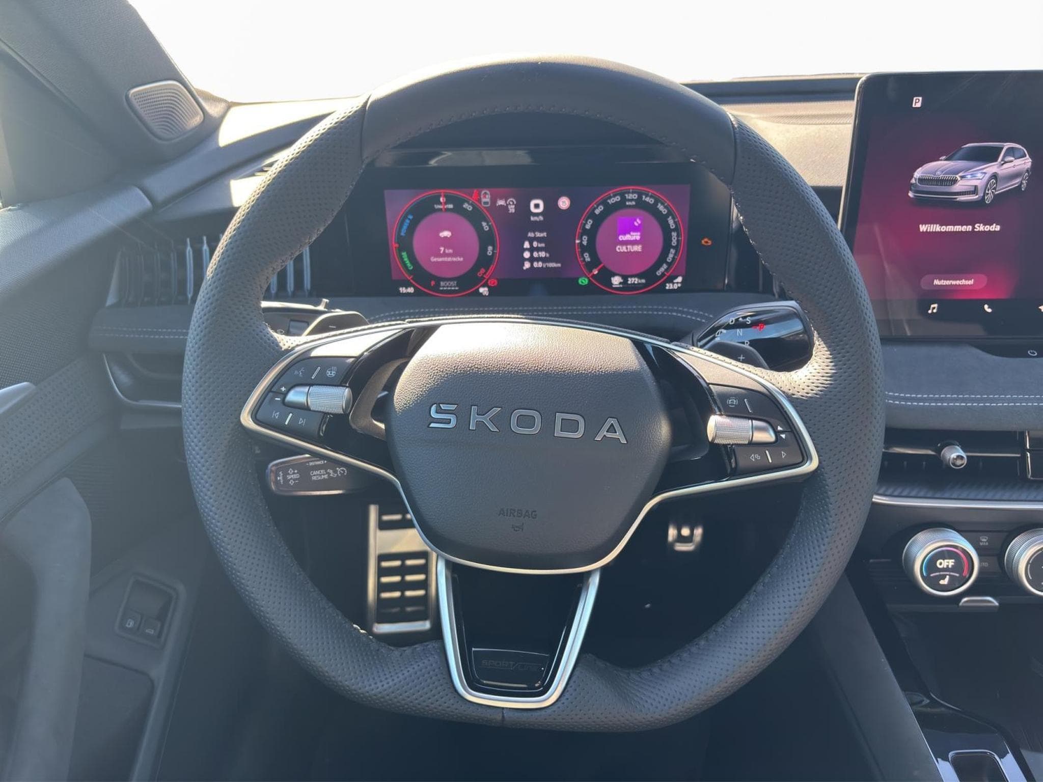 Skoda Superb Sportline (2025) - Photo 10