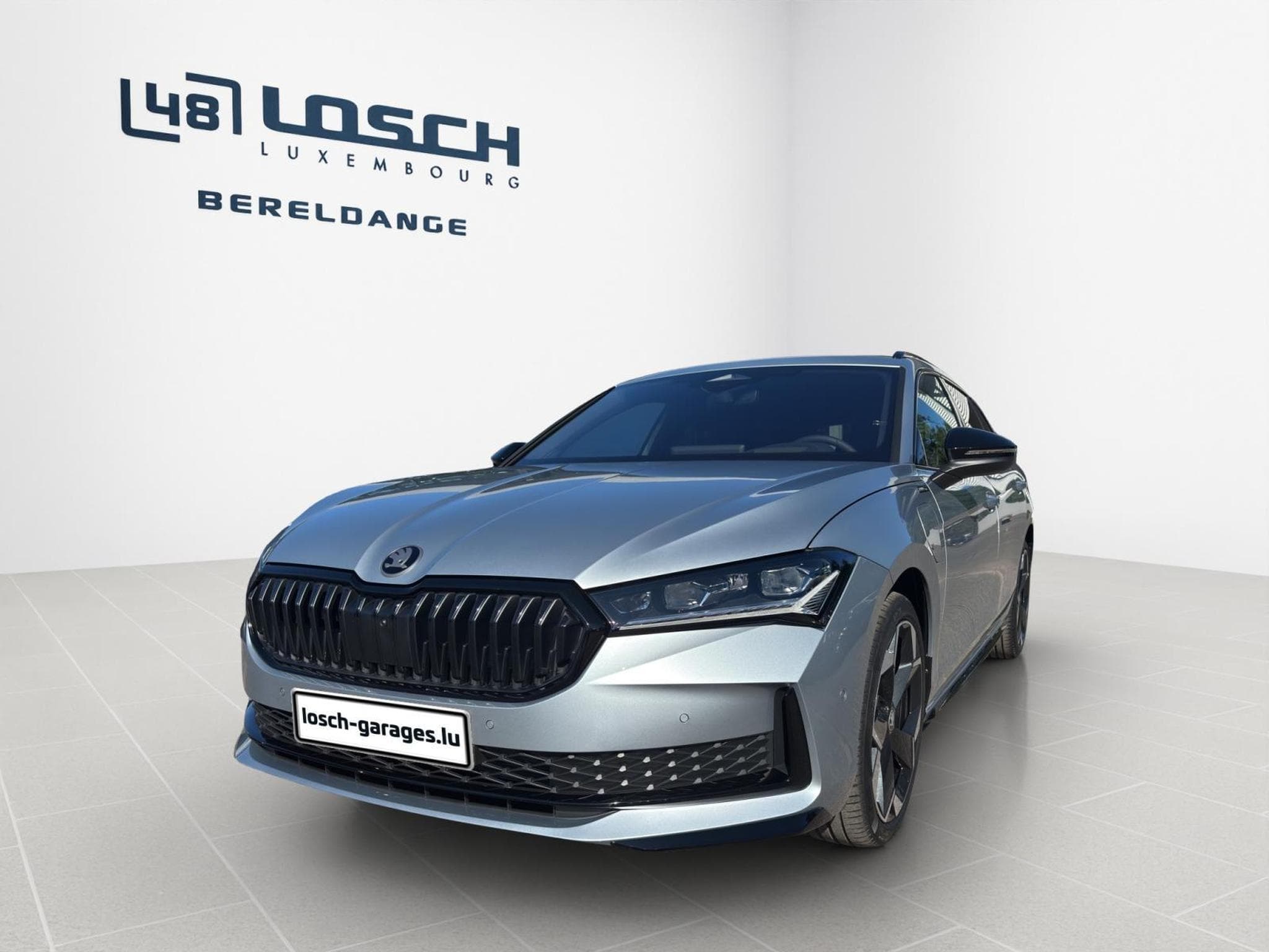 Skoda Superb Sportline (2025) - Photo 2