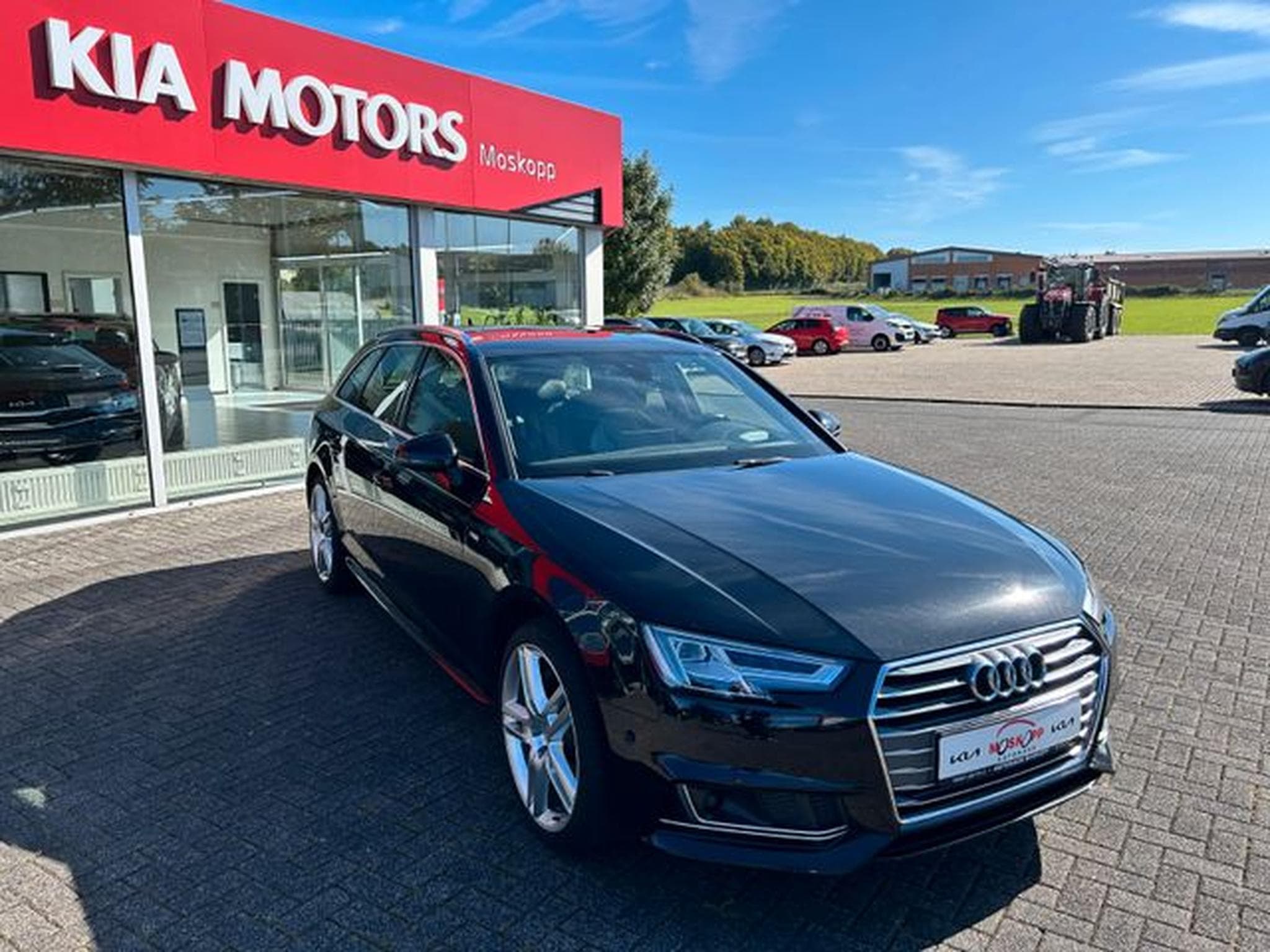 Audi A4 A4 Avant 2.0 TFSI S-tronic S line LED HUD Pano (2018) - Photo 1
