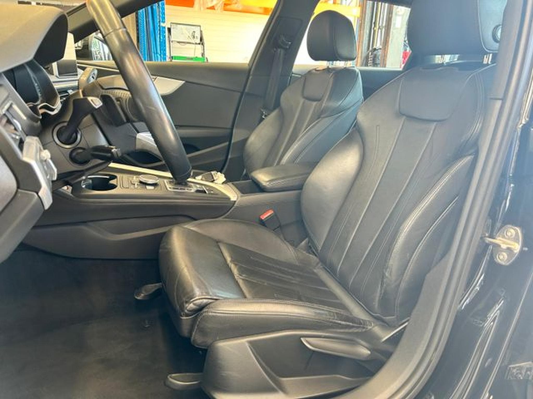 Audi A4 A4 Avant 2.0 TFSI S-tronic S line LED HUD Pano (2018) - Photo 10