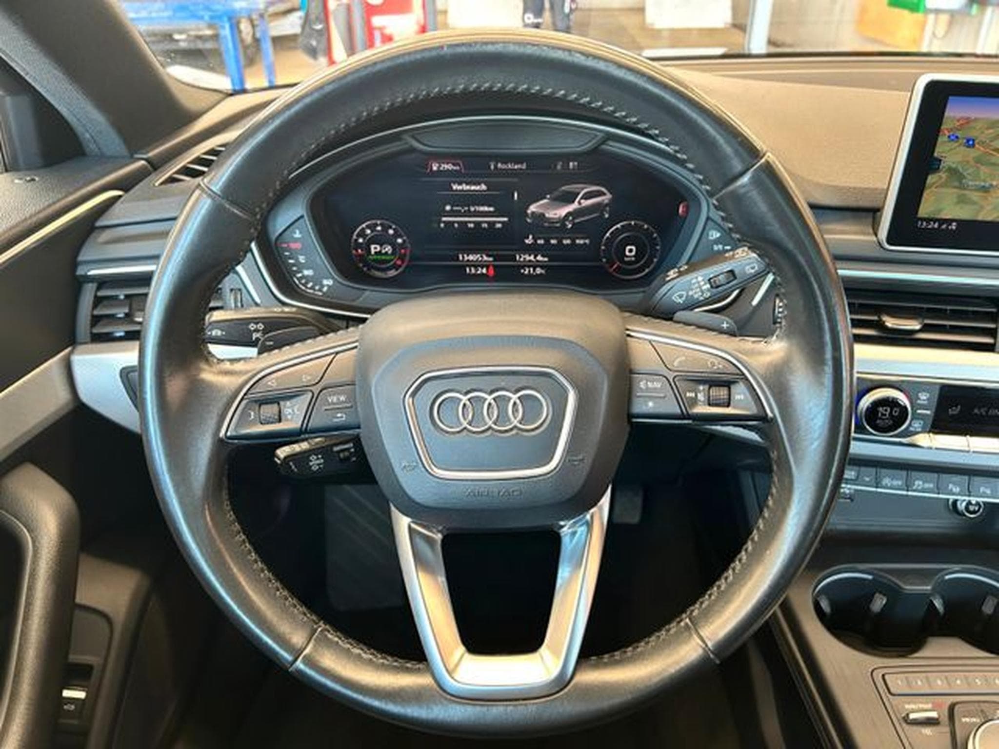 Audi A4 A4 Avant 2.0 TFSI S-tronic S line LED HUD Pano (2018) - Photo 13