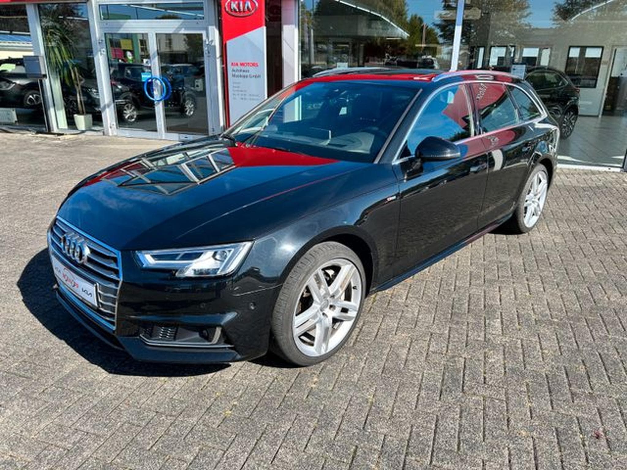 Audi A4 A4 Avant 2.0 TFSI S-tronic S line LED HUD Pano (2018) - Photo 3