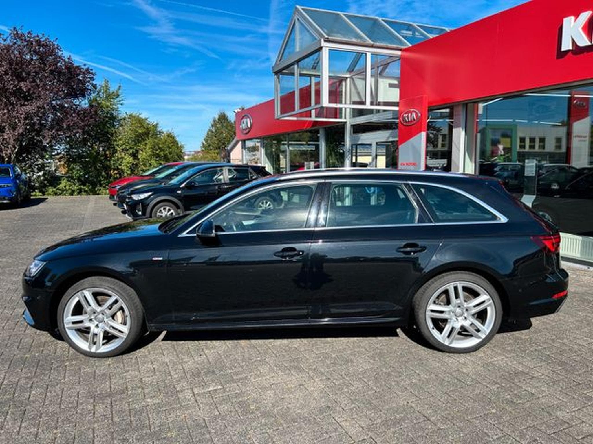 Audi A4 A4 Avant 2.0 TFSI S-tronic S line LED HUD Pano (2018) - Photo 4