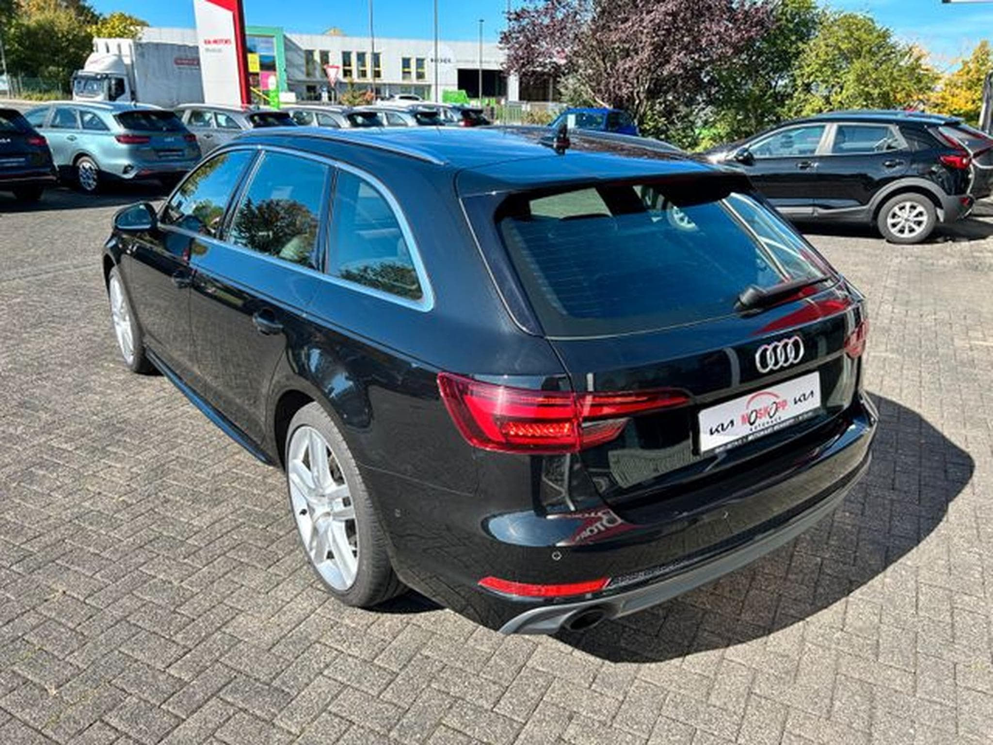 Audi A4 A4 Avant 2.0 TFSI S-tronic S line LED HUD Pano (2018) - Photo 5