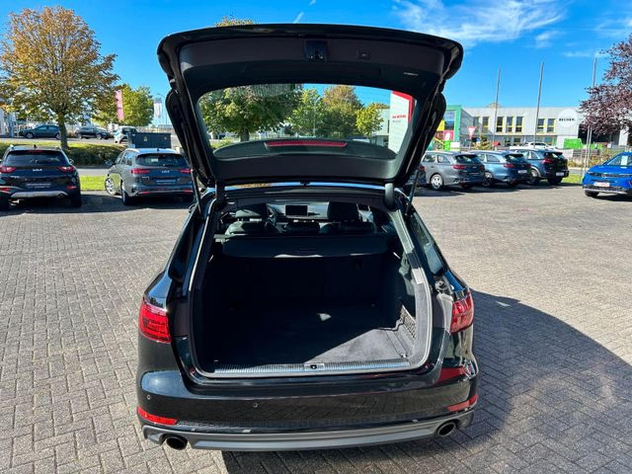 Audi A4 A4 Avant 2.0 TFSI S-tronic S line LED HUD Pano (2018) - Photo 7