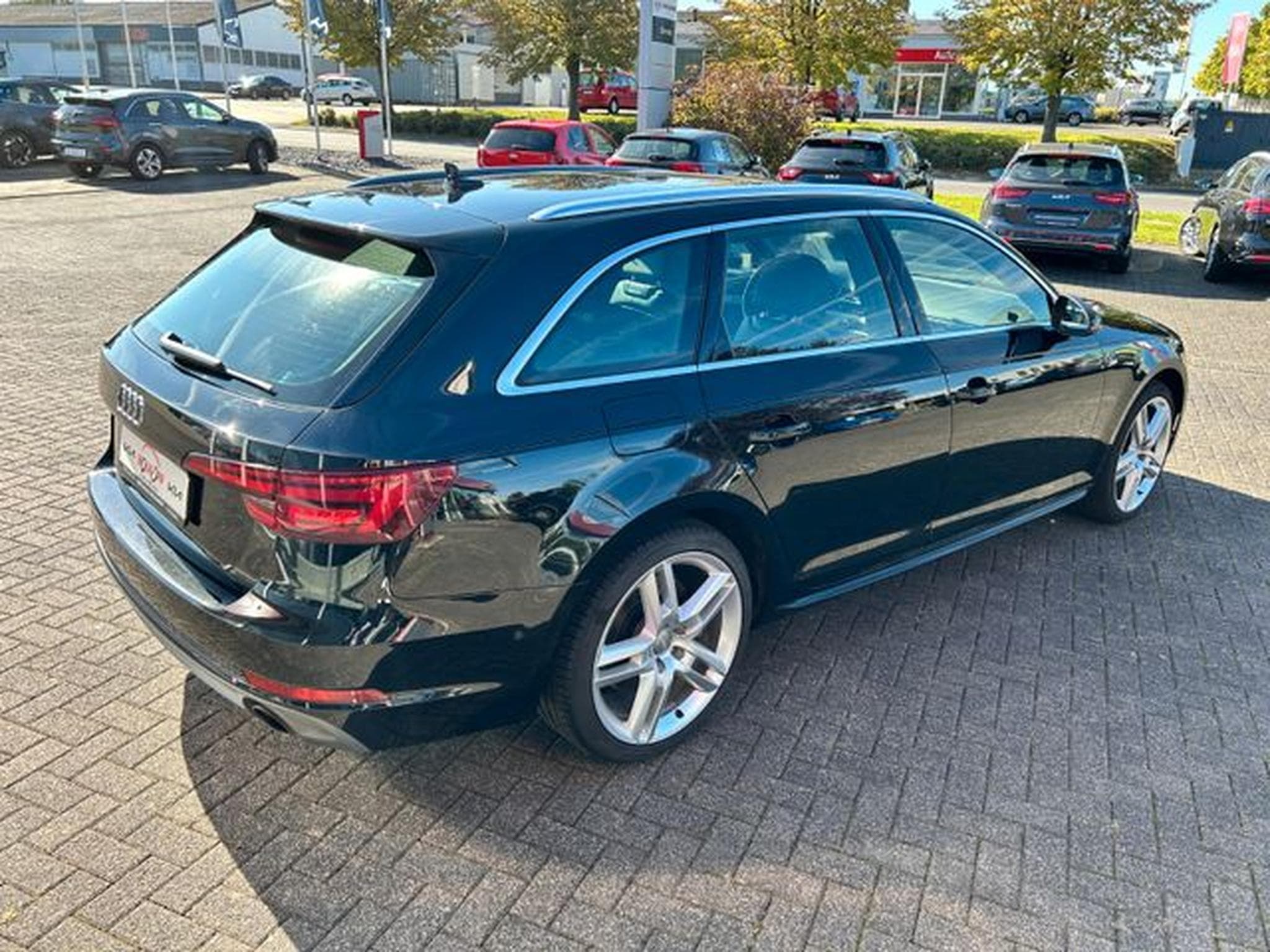 Audi A4 A4 Avant 2.0 TFSI S-tronic S line LED HUD Pano (2018) - Photo 8