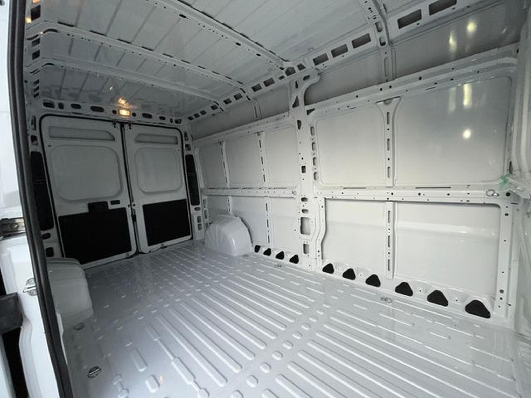 Peugeot Boxer Boxer Comfort , 335 , L3H2 , 2.2l Diesel , 165PS (2024) - Photo 6