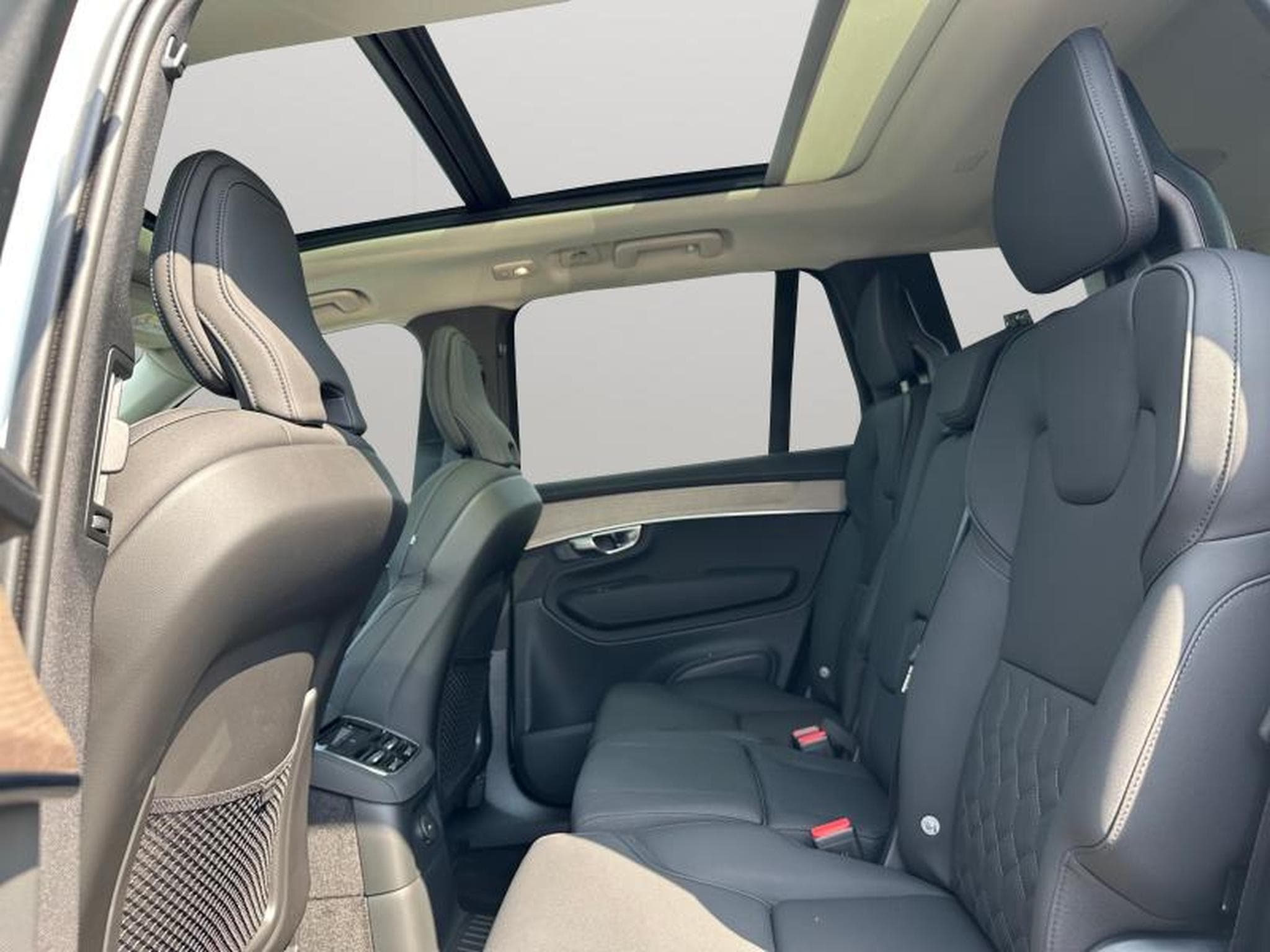 Volvo XC90 T8 Plus Dark / Hybride (2025) - Foto 34