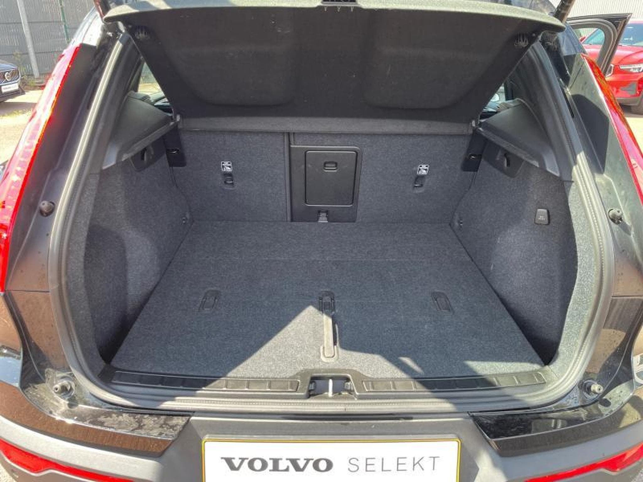 Volvo XC40 B3 Core / Essence (2024) - Photo 12