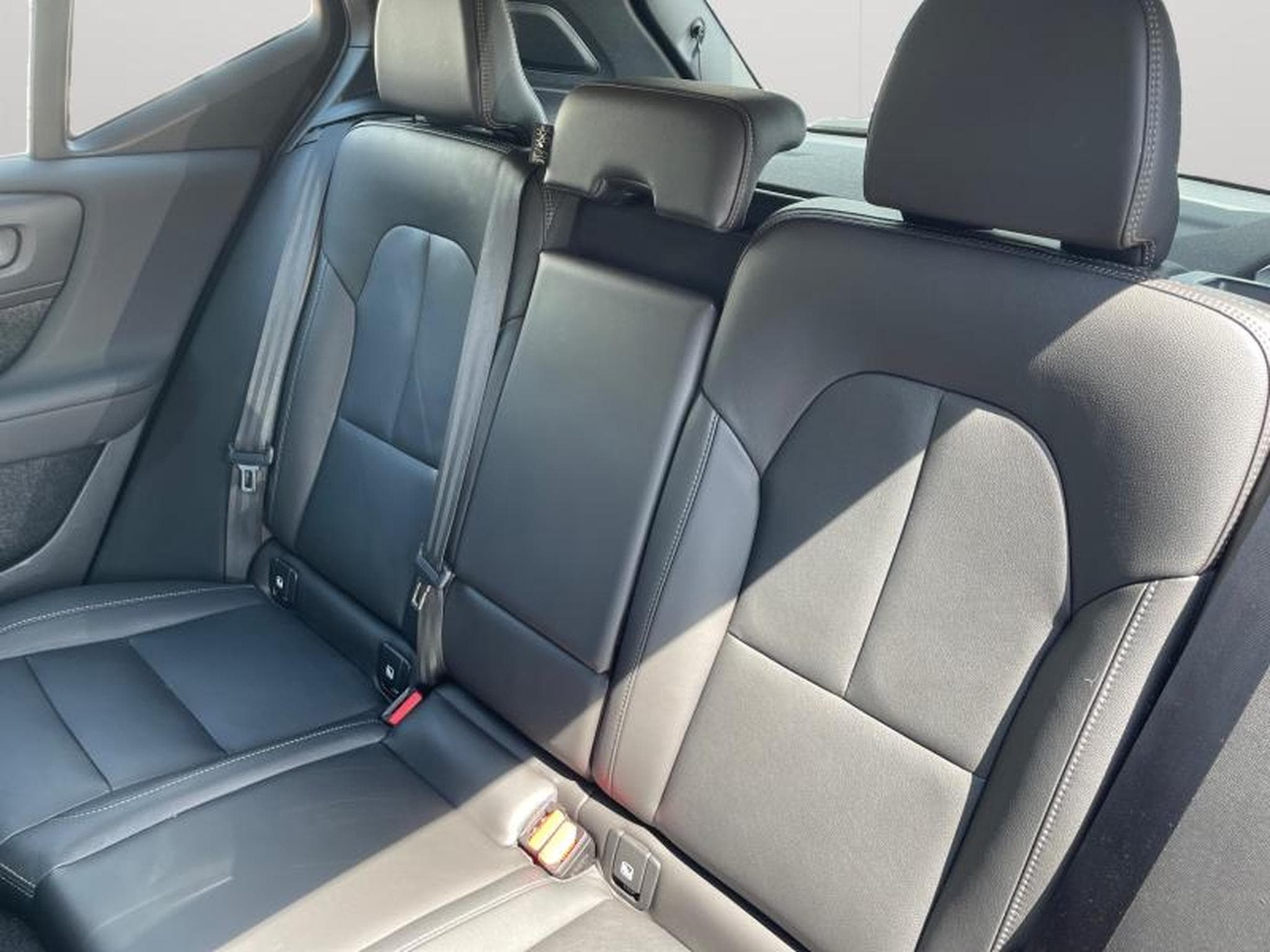 Volvo XC40 B3 Core / Essence (2024) - Photo 44