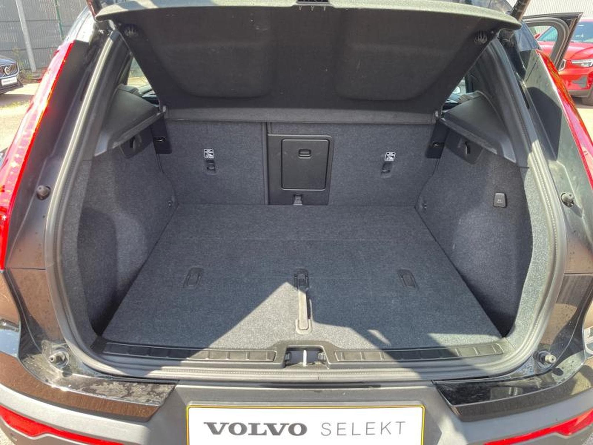 Volvo XC40 B3 Core / Essence (2024) - Photo 50