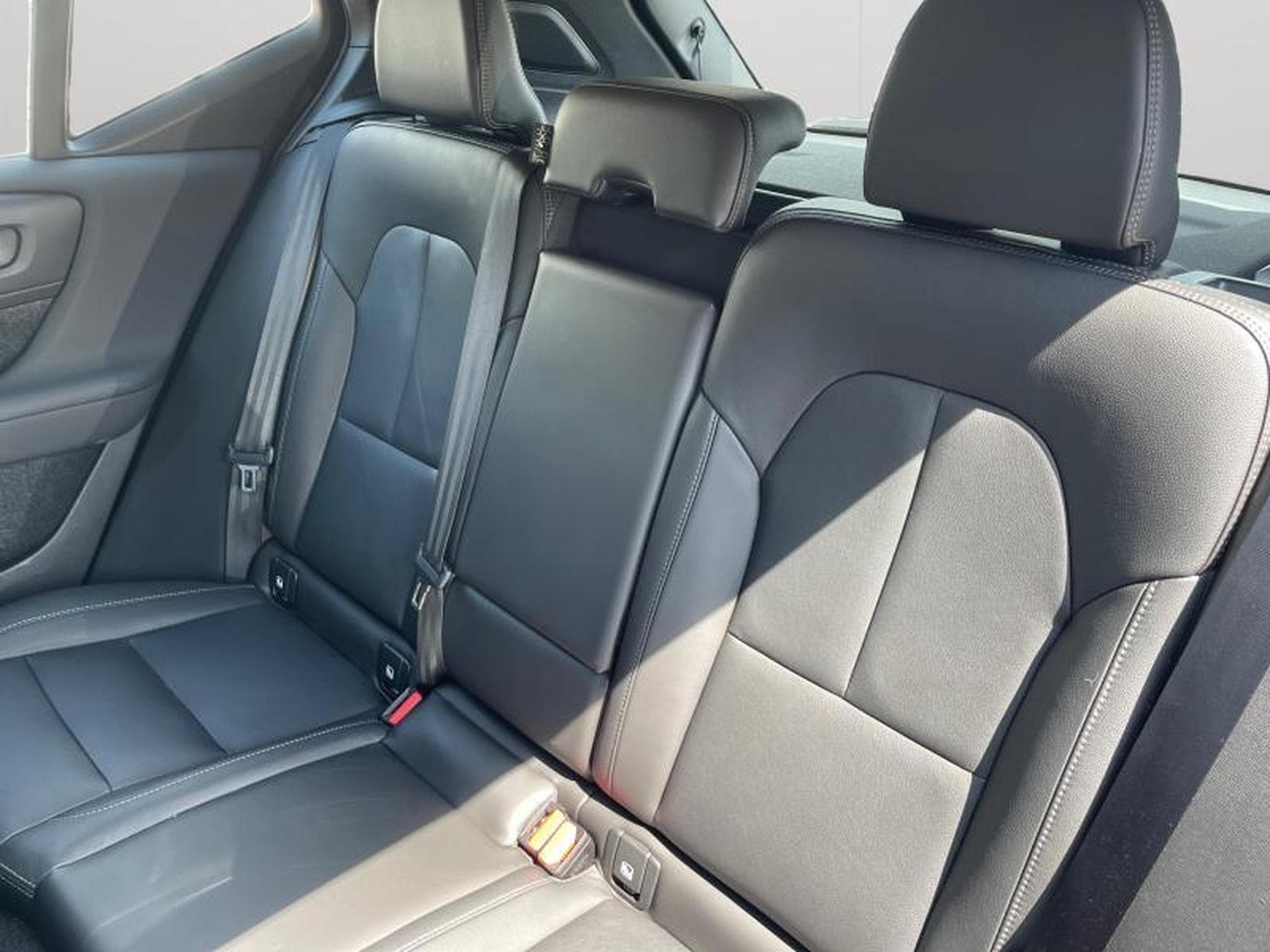 Volvo XC40 B3 Core / Essence (2024) - Photo 7