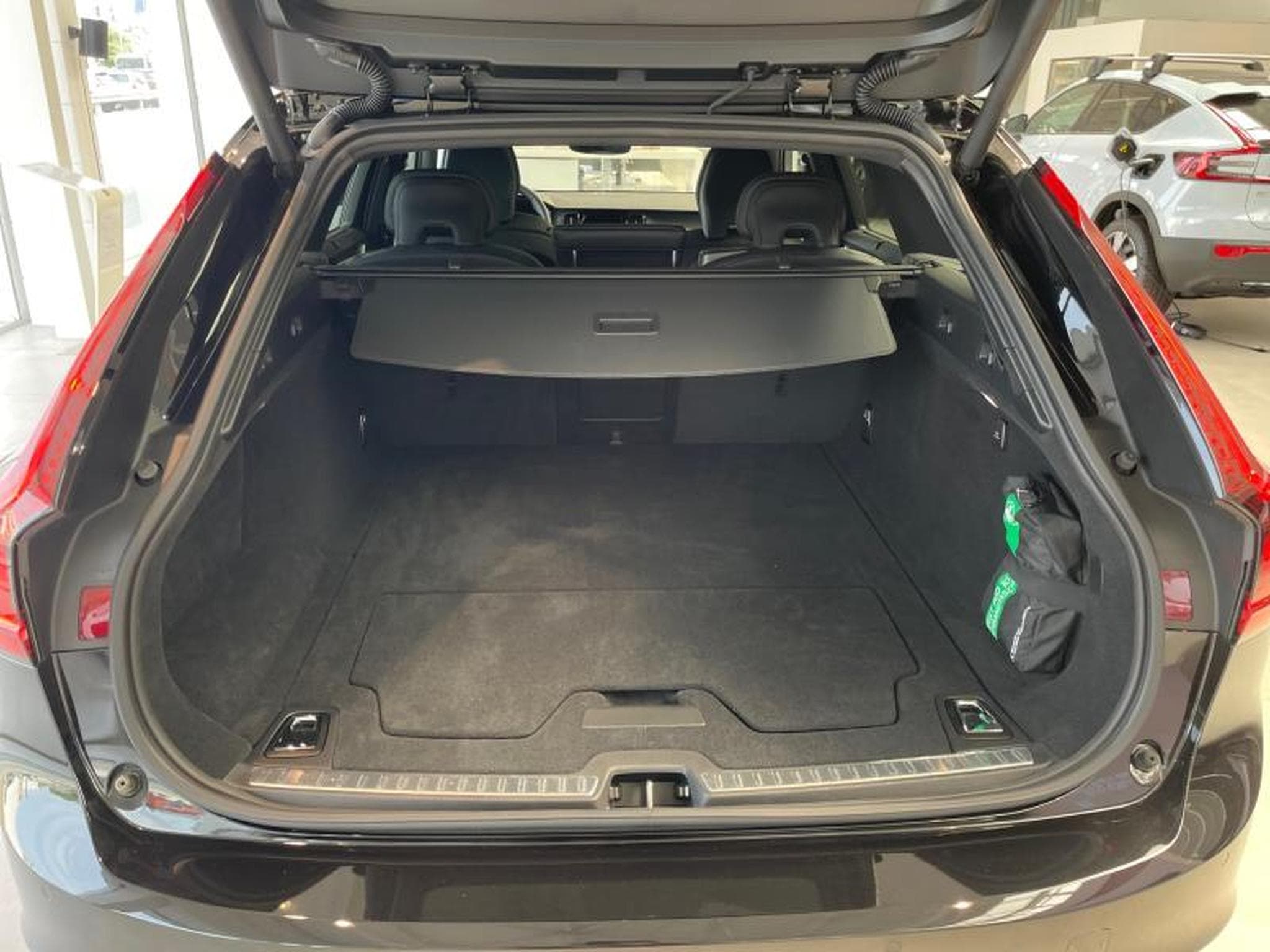 Volvo V90 Ultra Dark T6 Plug-in Hybride (1970) - Photo 18