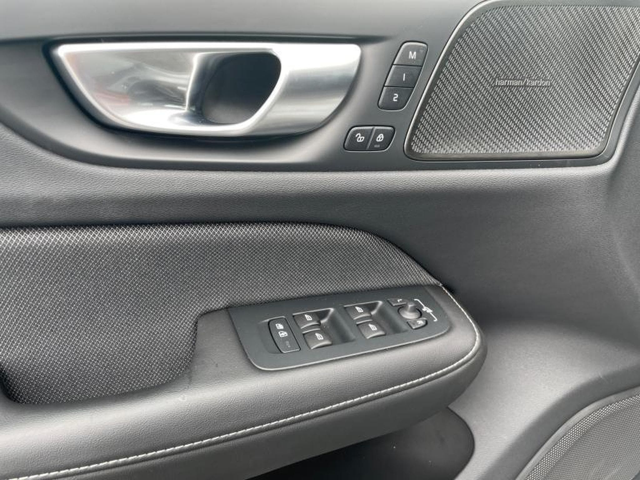 Volvo V60 B3 Ultimate / Essence (2025) - Foto 13