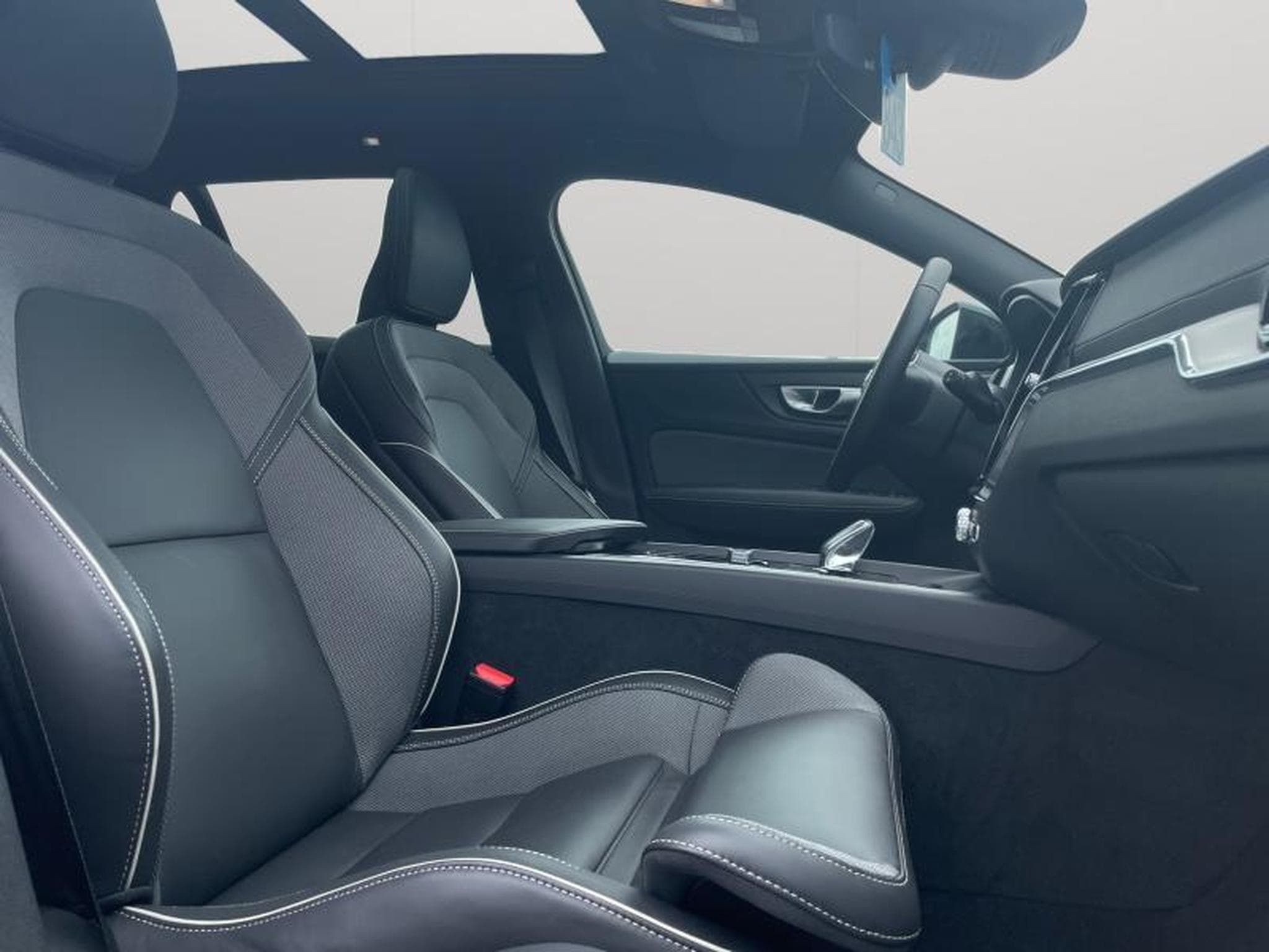 Volvo V60 B3 Ultimate / Essence (2025) - Foto 14