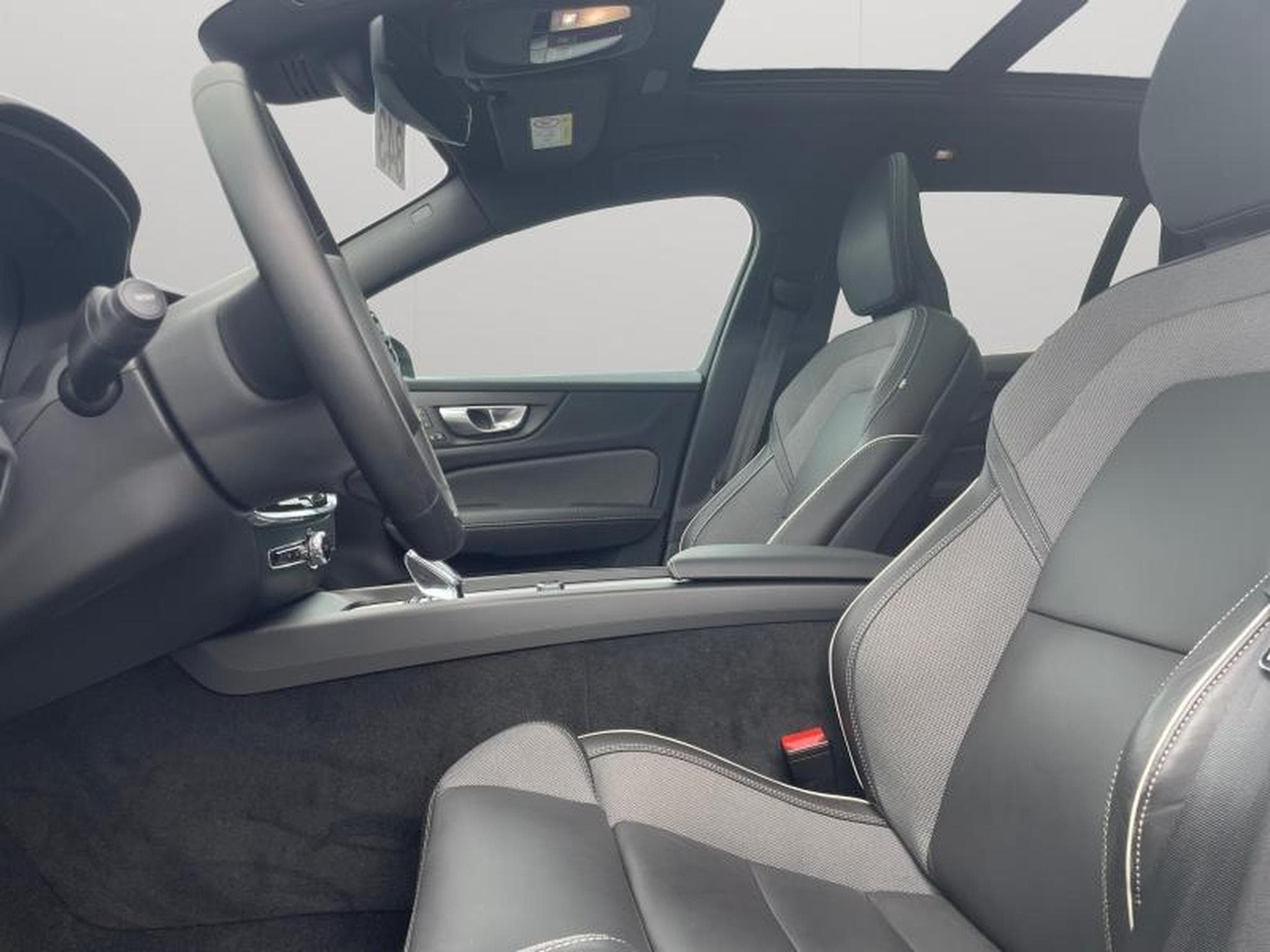 Volvo V60 B3 Ultimate / Essence (2025) - Foto 15