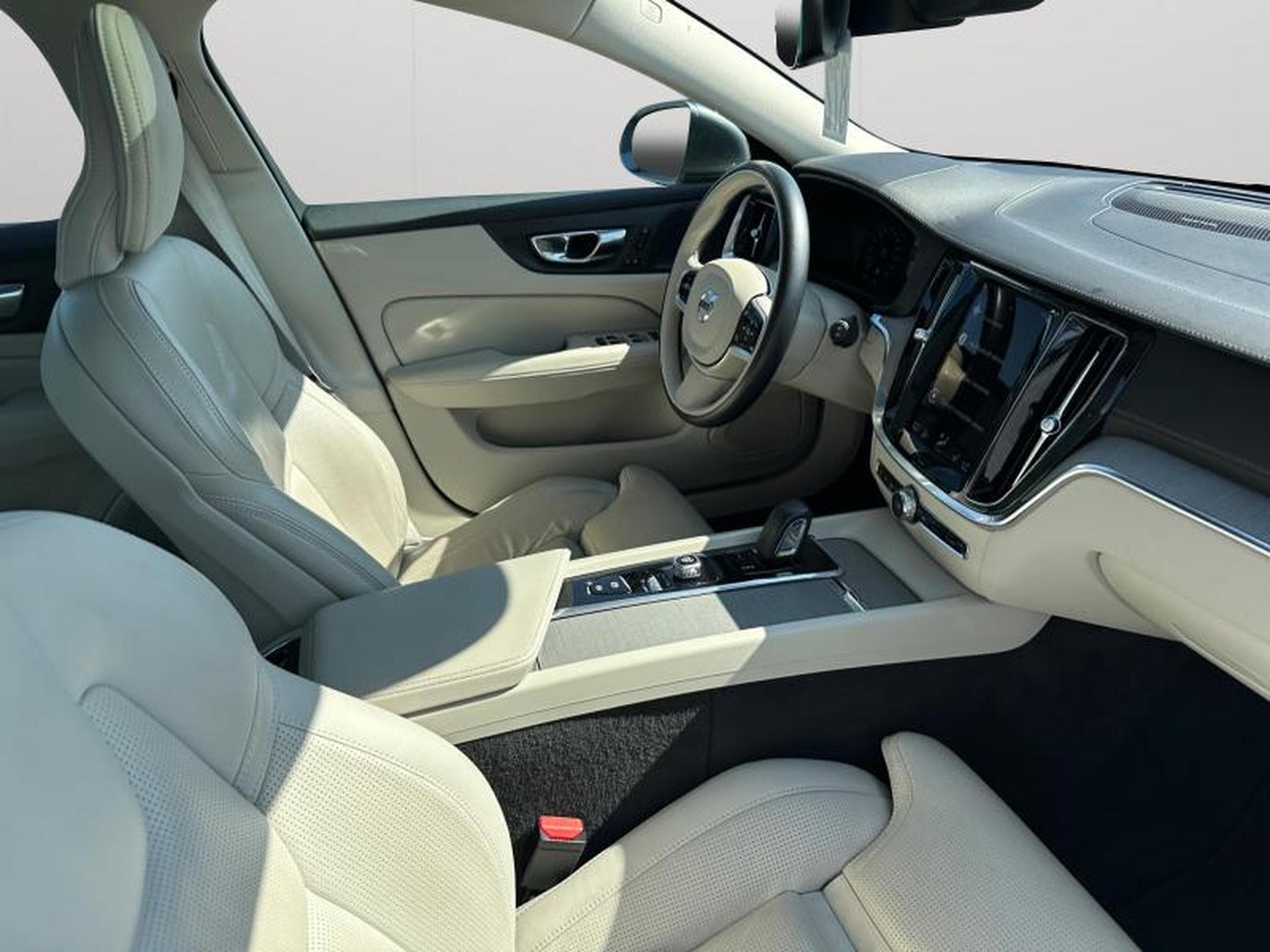 Volvo V60 B5 Momentum / Essence (2021) - Foto 26