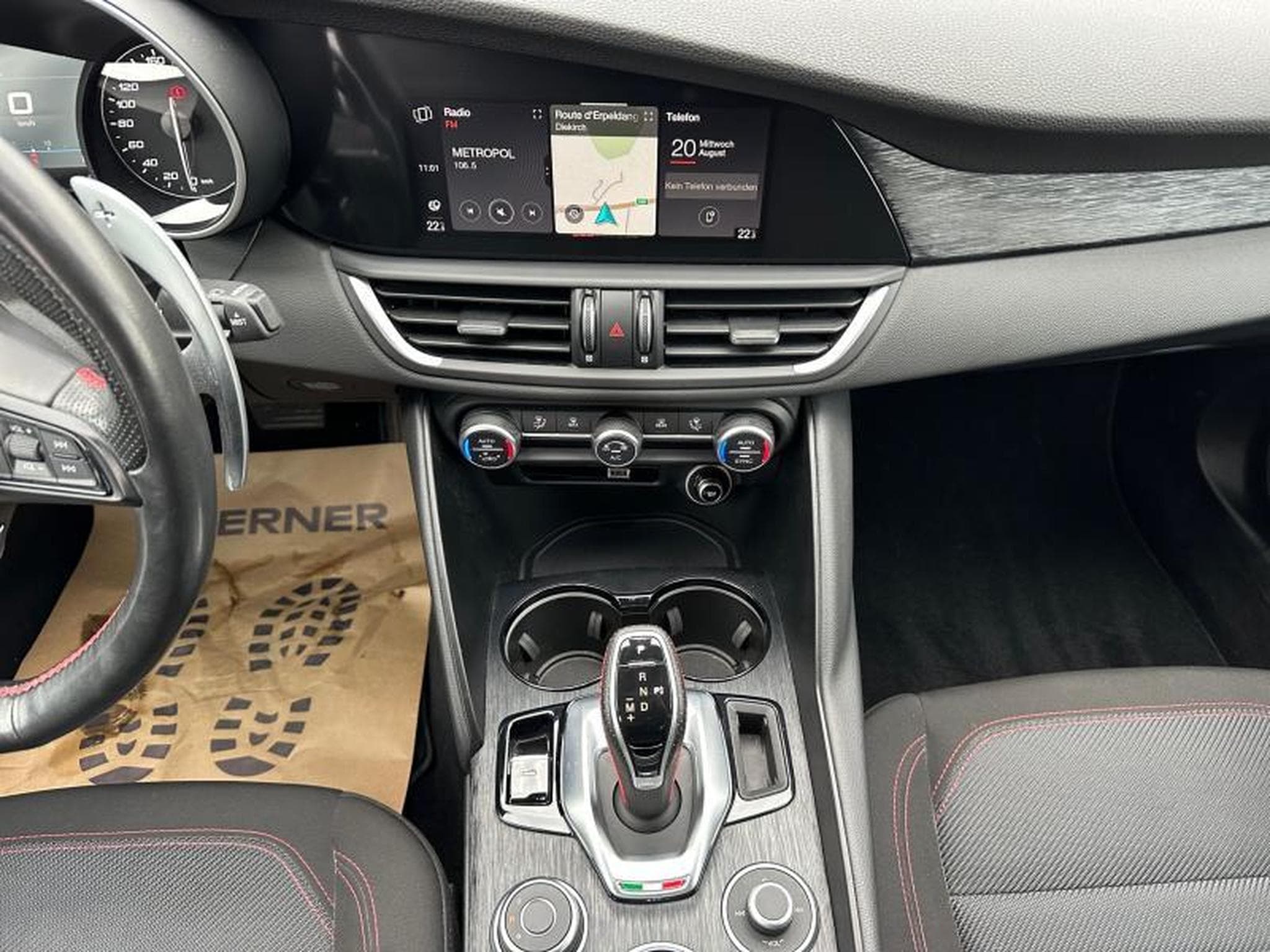 Alfa-Romeo Giulia Super / Essence (2021) - Photo 18