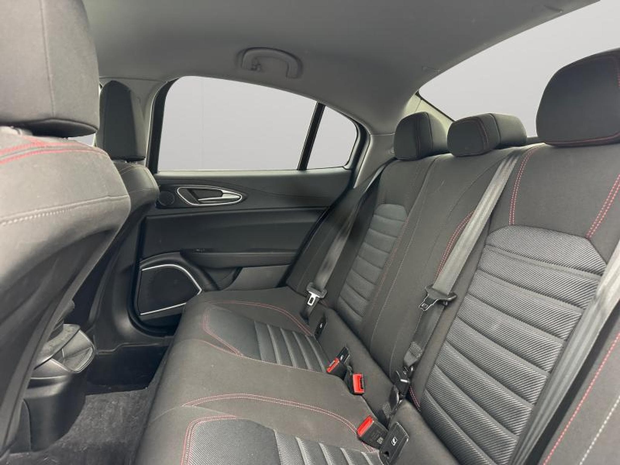 Alfa-Romeo Giulia Super / Essence (2021) - Photo 20