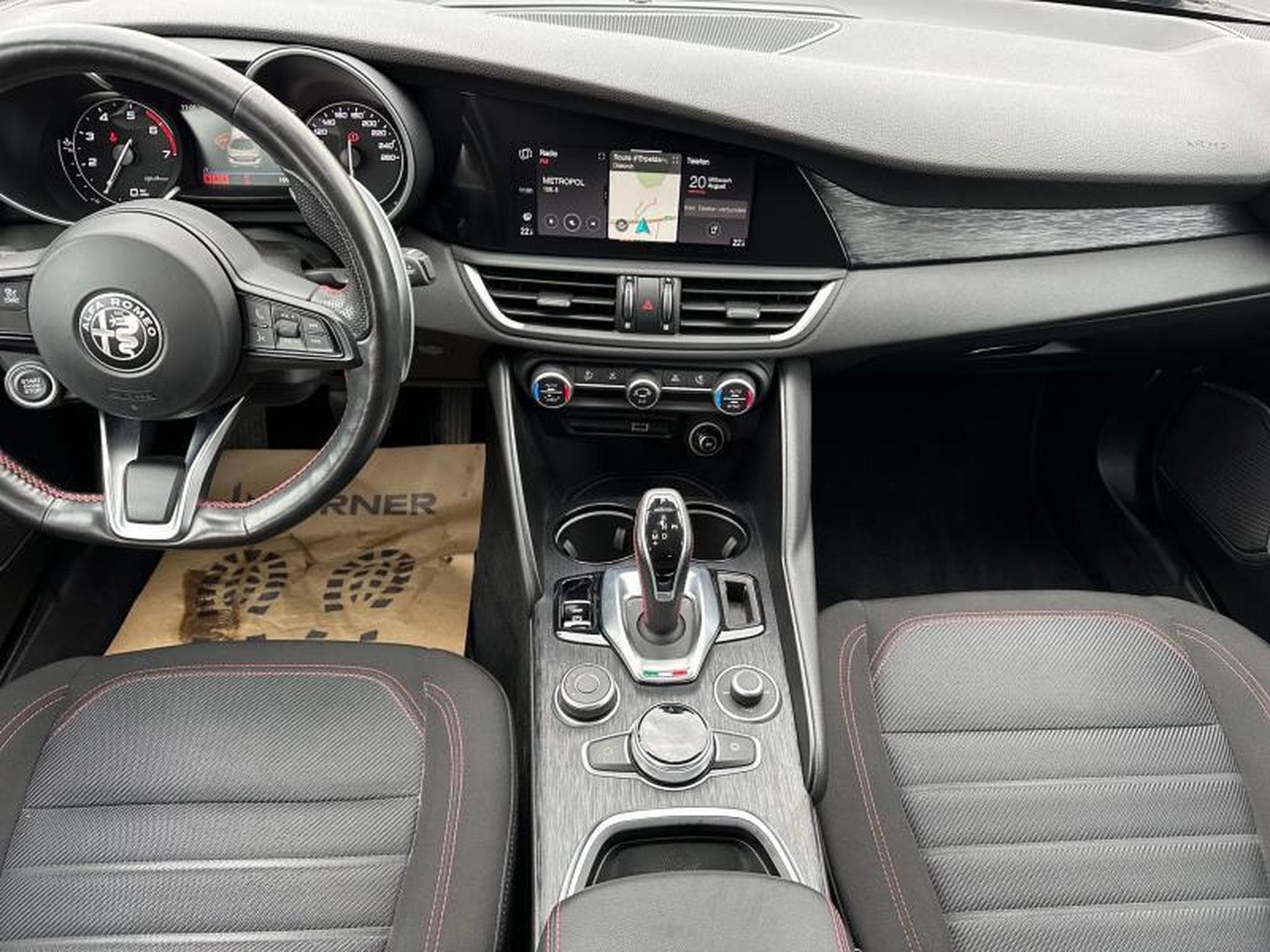 Alfa-Romeo Giulia Super / Essence (2021) - Photo 3